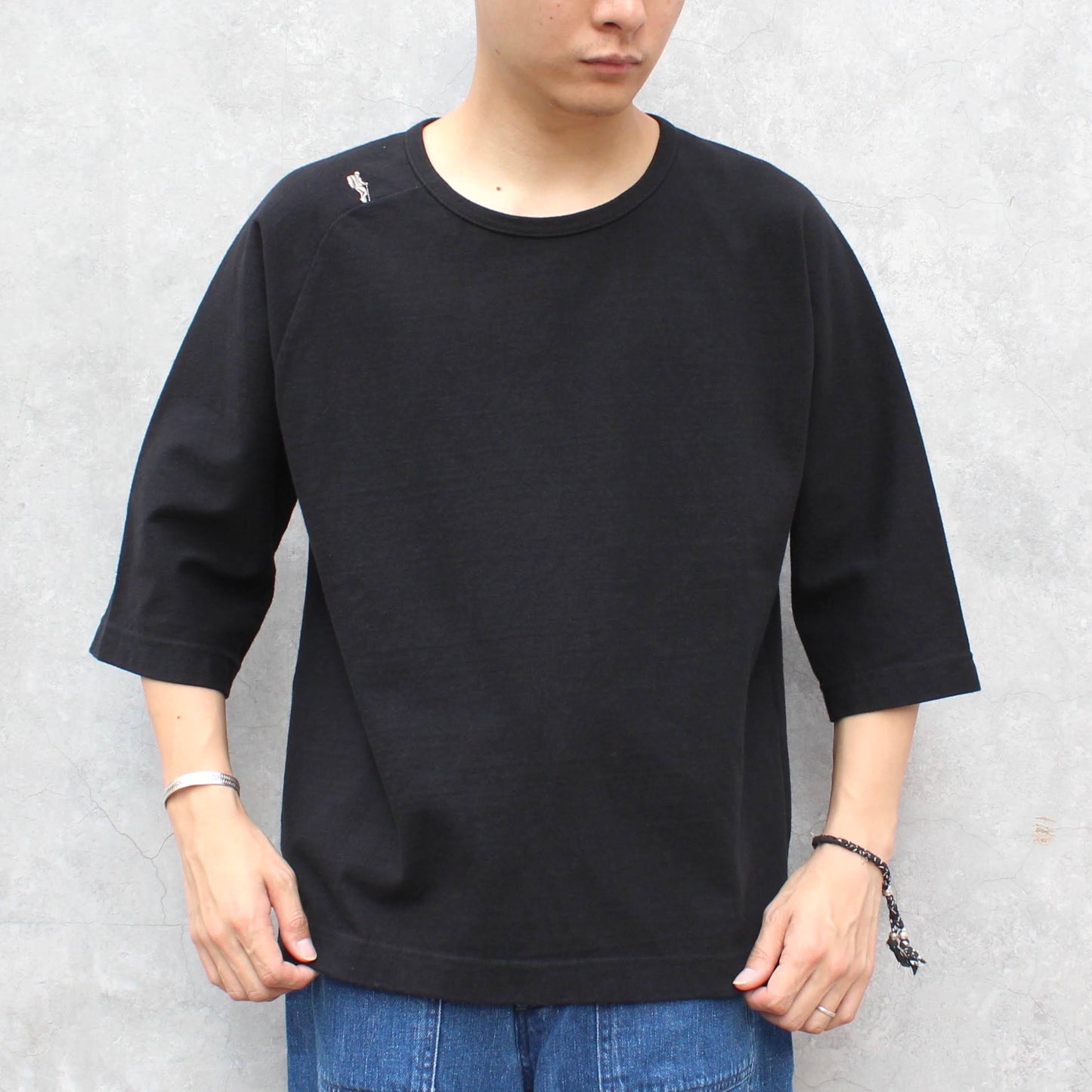 CAMP SERVICE -
TREKKER EMB PULLOVER