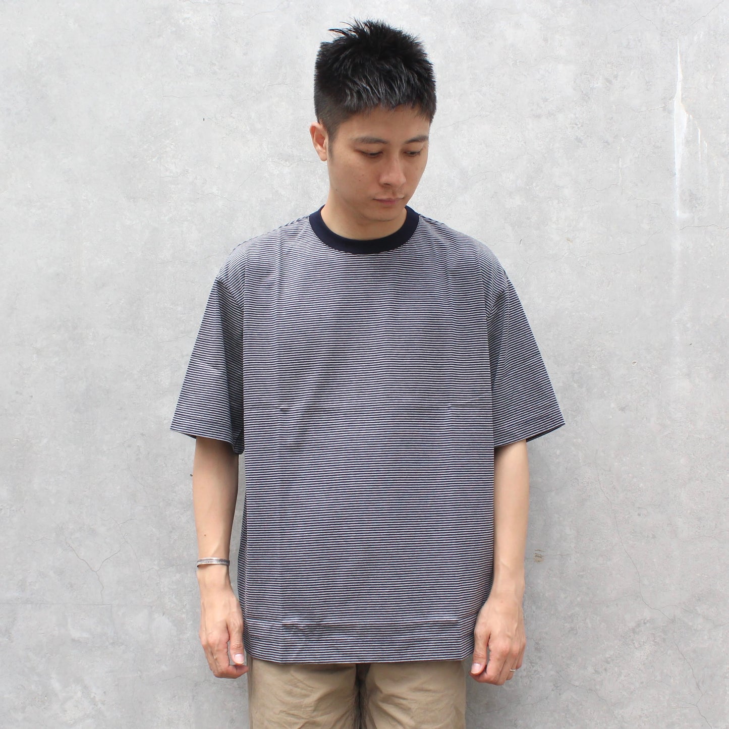 MANUAL ALPHABET -
MINI BORDER WIDE TEE