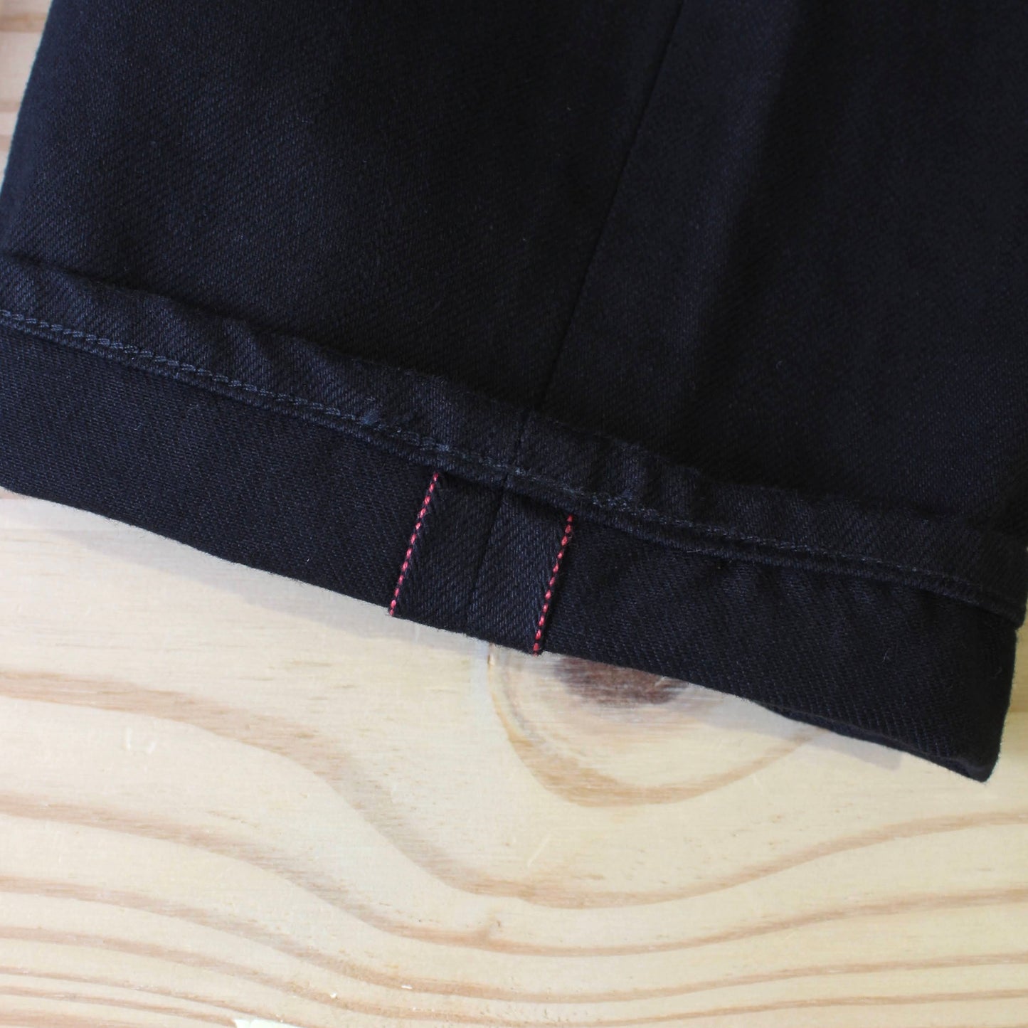 HATSKI - 13.5OZ BUCKLE BLACK DENIM