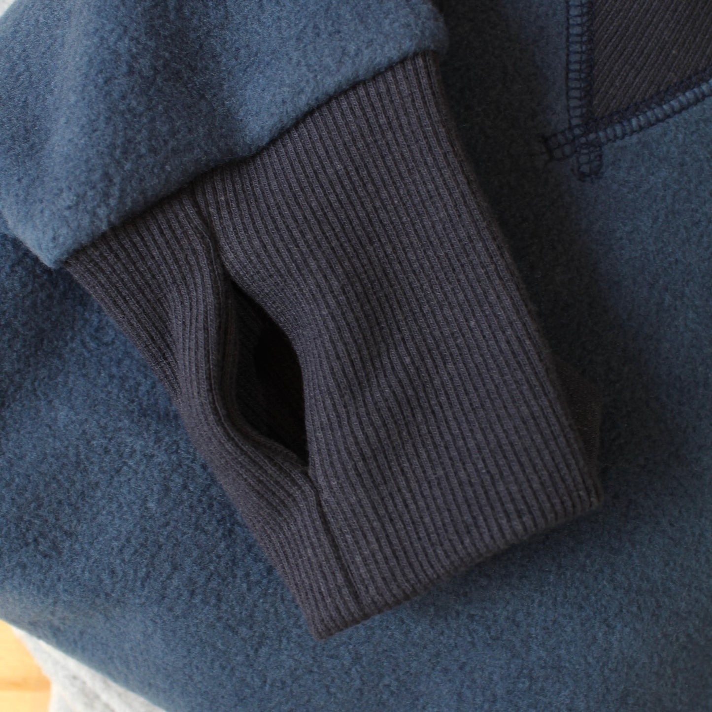 Arvor Maree -
FLEECE CREW NECK