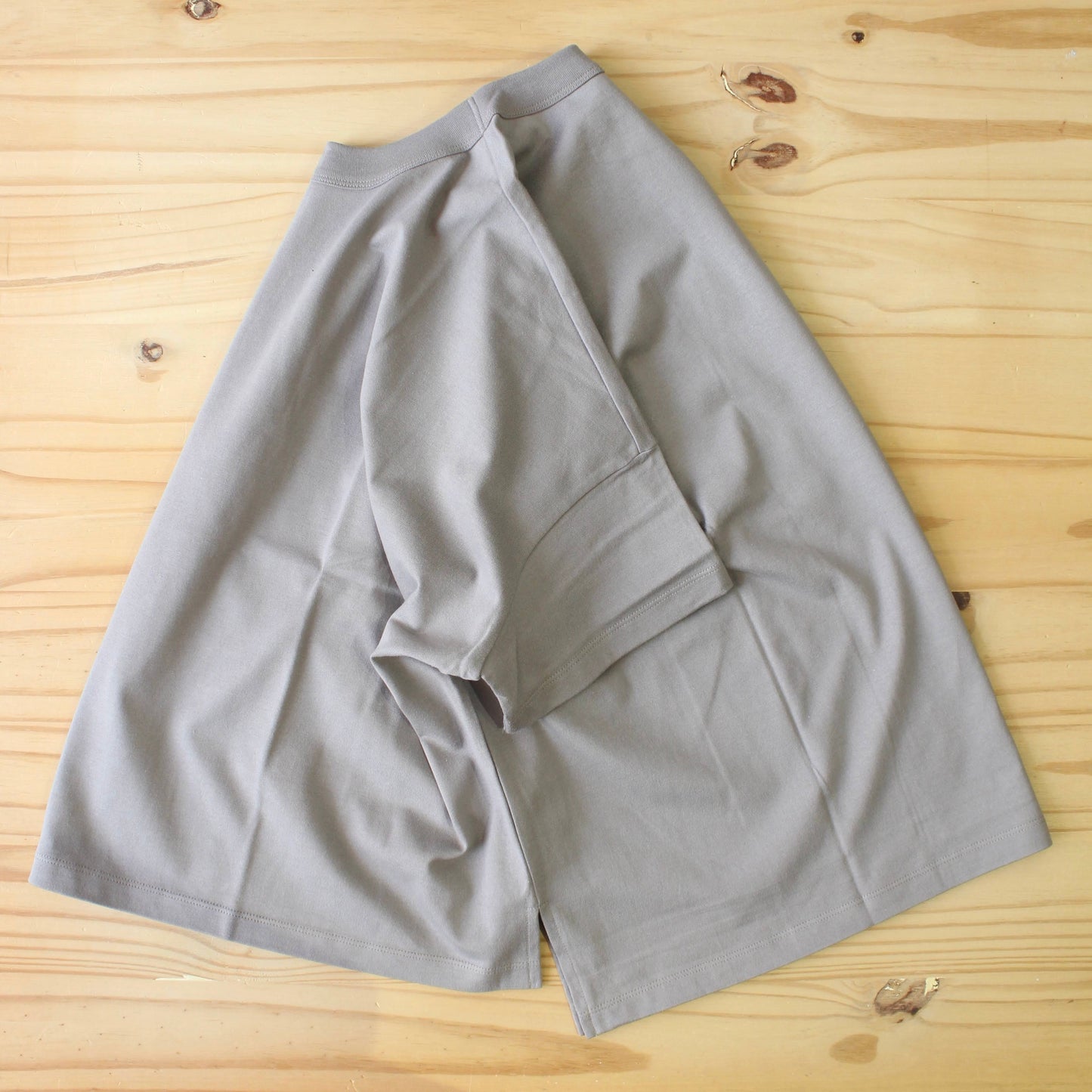 TRAVAIL MANUEL -
TENJIKU LOOSE SLIT S/S TEE