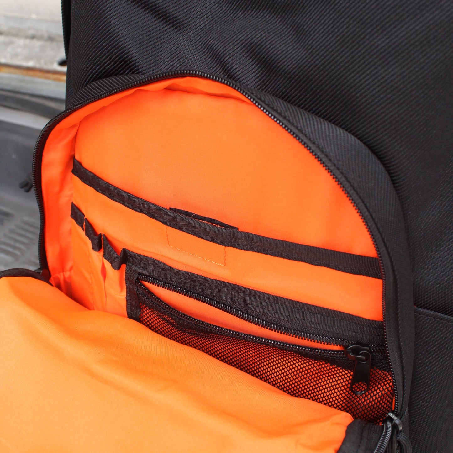 UNIVERSAL OVERALL 日版 -
3LAYER BACKPACK + ECO SHOPPING BAG