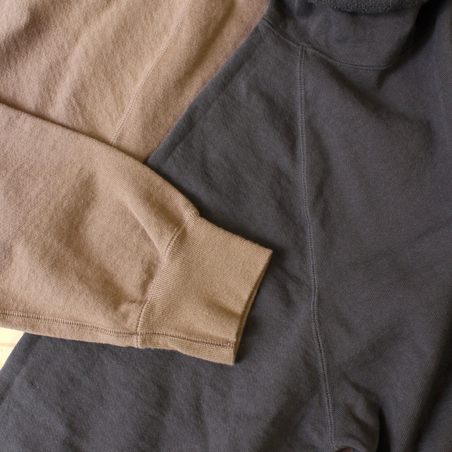 WALLA WALLA SPORT -
13OZ ROLL NECK TURTLE SWEAT