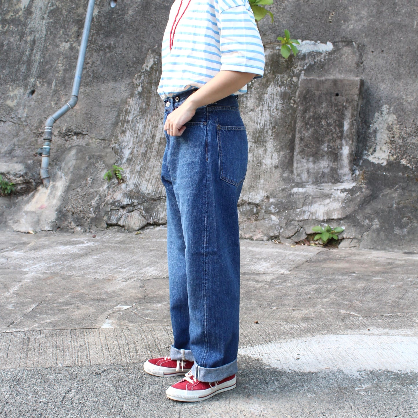 ORDINARY FITS -
12OZ TYPE WIDE DENIM
(USED WASH)