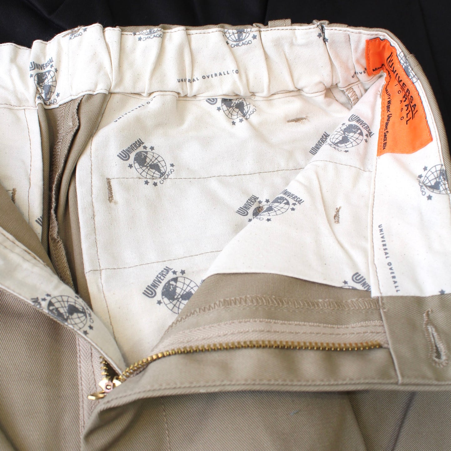 UNIVERSAL OVERALL Japanese version-CLASSIC COLLECTION TUCK TAPERED PANTS