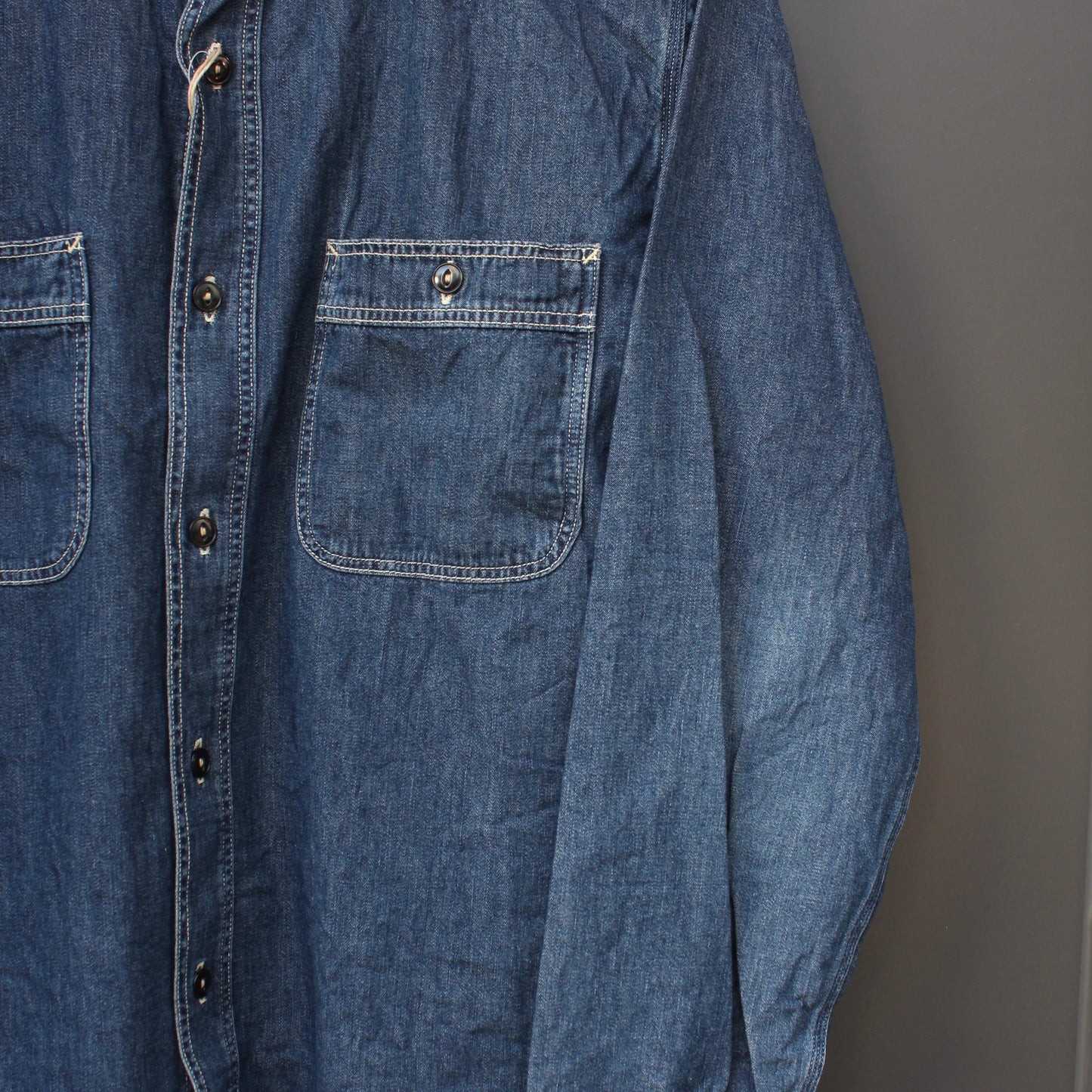 SPELLBOUND -
STANDARD 6OZ DENIM WORK SHIRT (USED WASH)