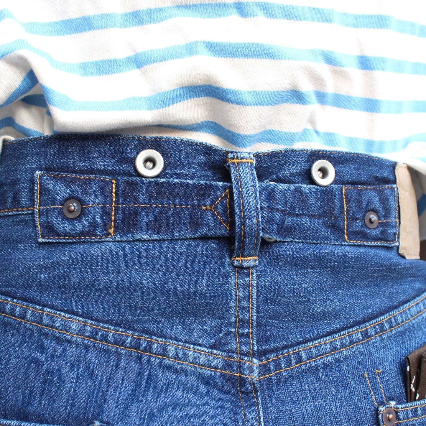 ORDINARY FITS -
12OZ TYPE WIDE DENIM
(USED WASH)