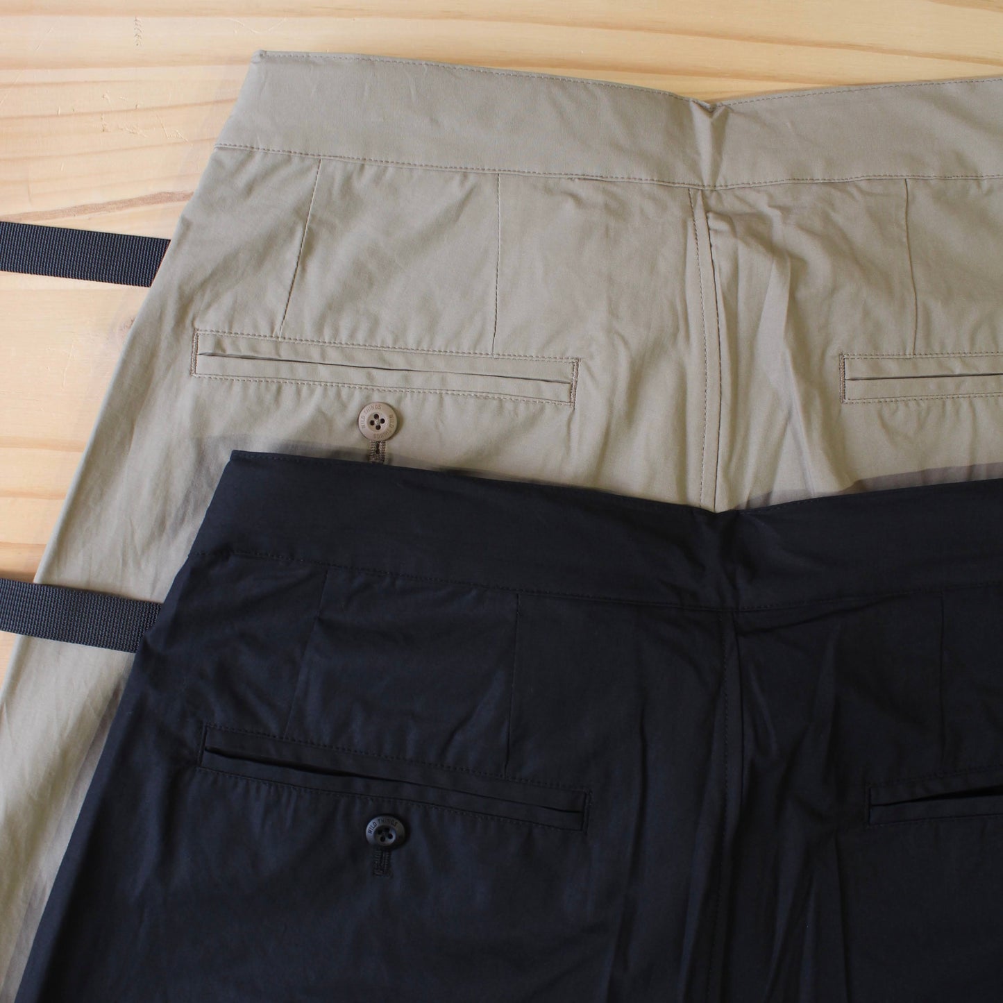 WILD THINGS JAPAN -
2 TUCK PANTS