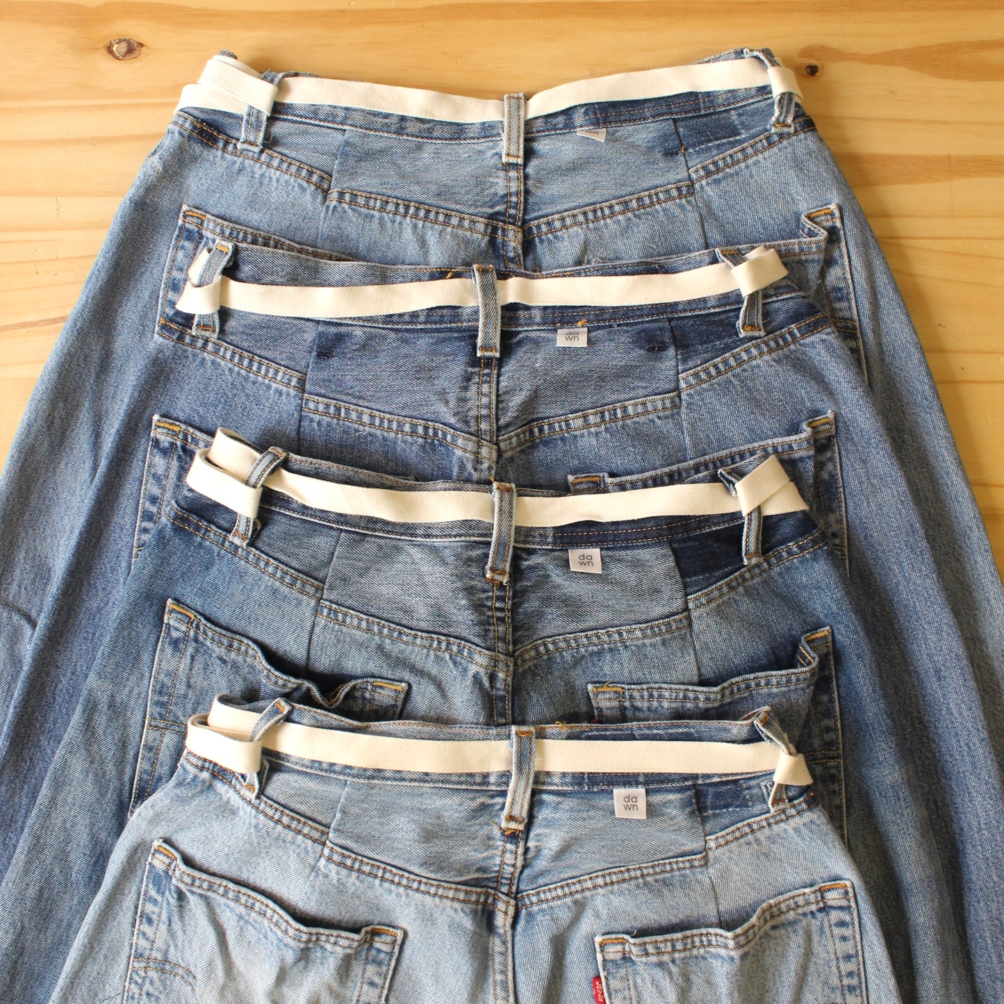 DAWN - VINTAGE REMAKE
MERCHANDISE DENIM PANTS