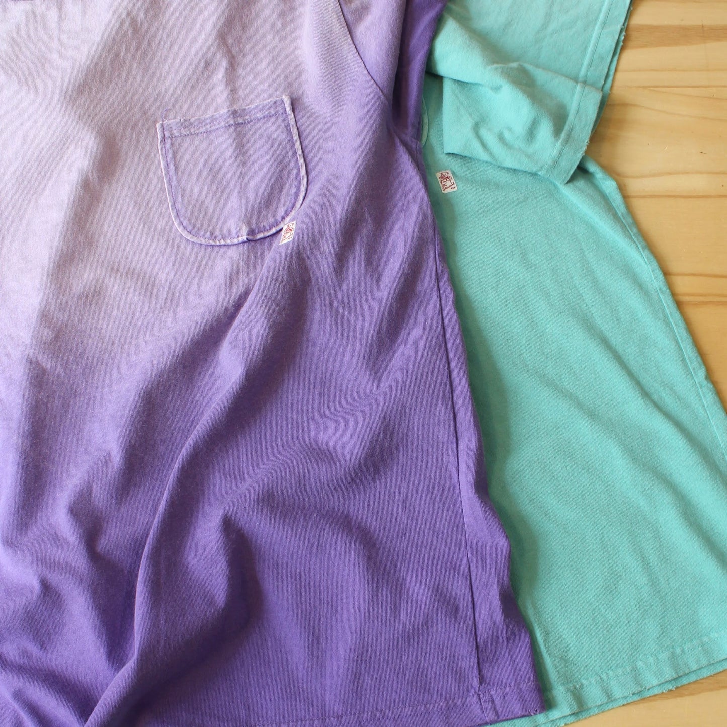 RIDING HIGH TOKYO -
USA JERSEY SUN FADE POCKET TEE
