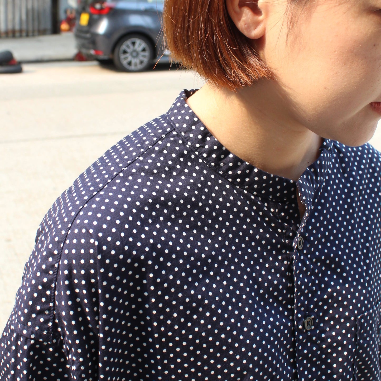 DMG -
Little dot stand collar pocket pullover shirt