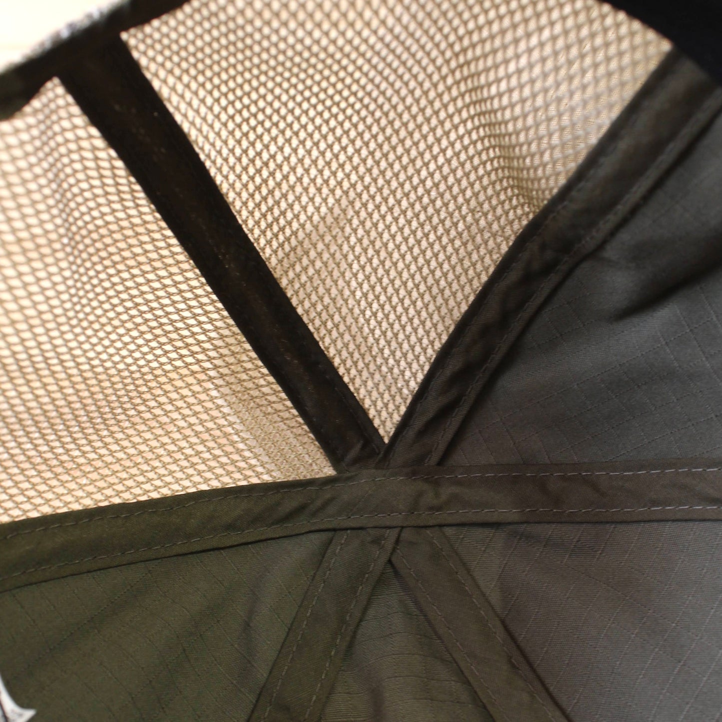 HIGHER -
RIP STOP 7PANEL MESH CAP