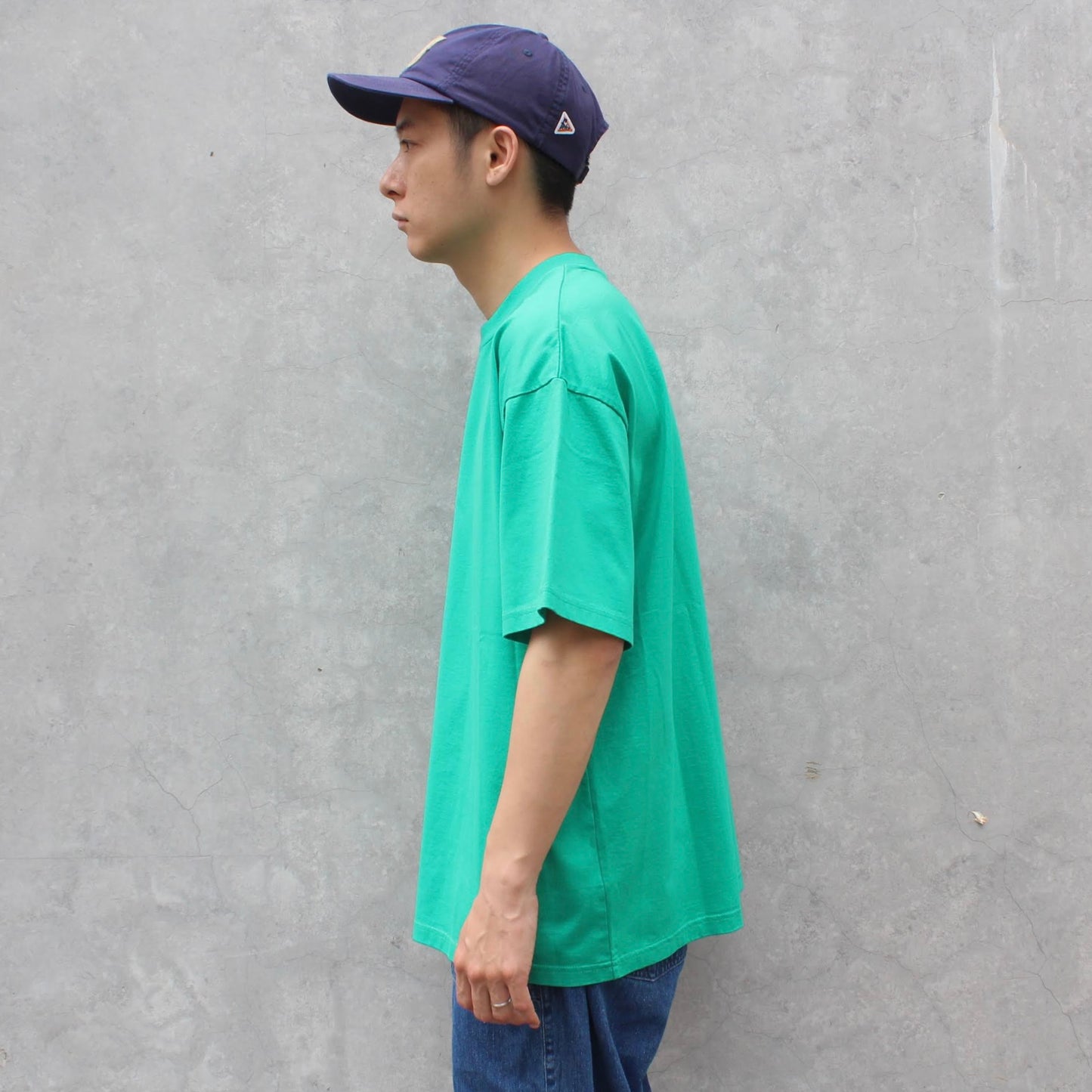 FLISTFIA -
LOOSE FIT CREW NECK TEE