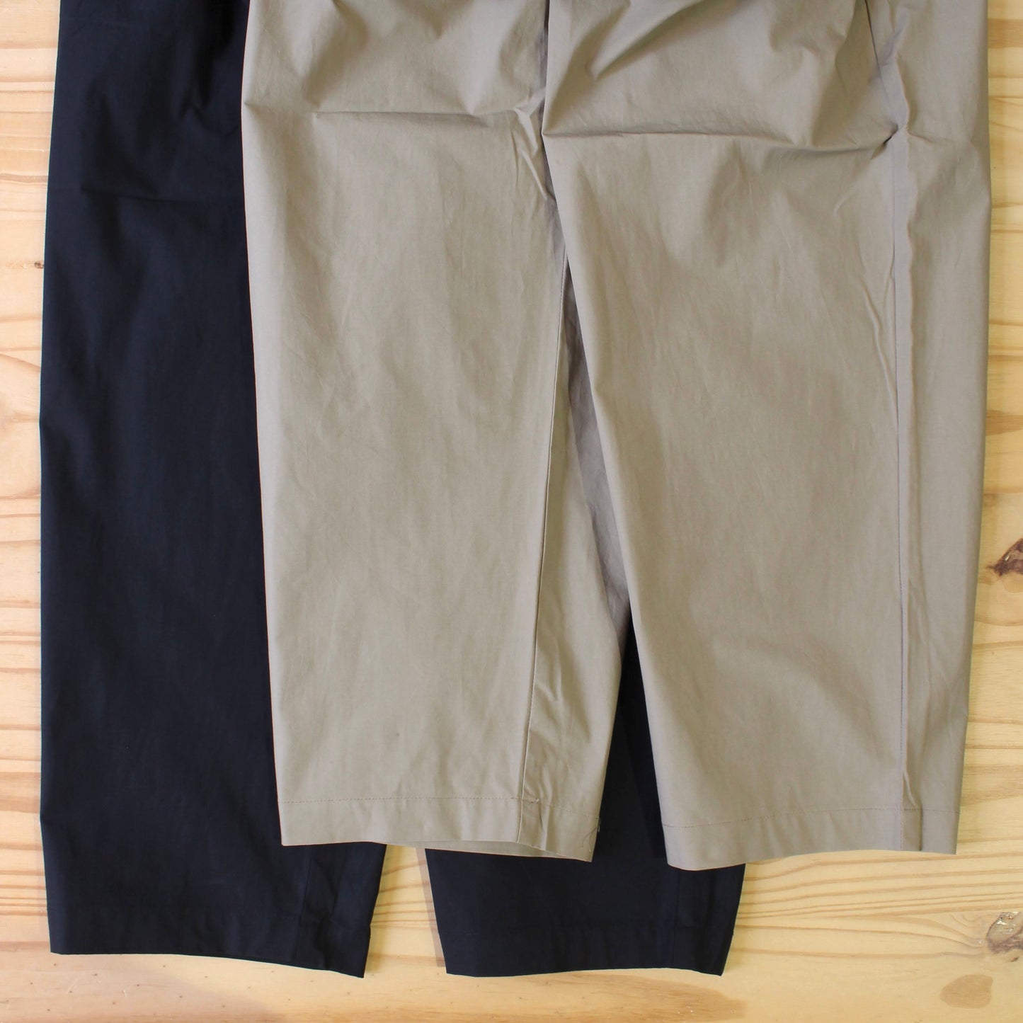 WILD THINGS JAPAN -
2 TUCK PANTS