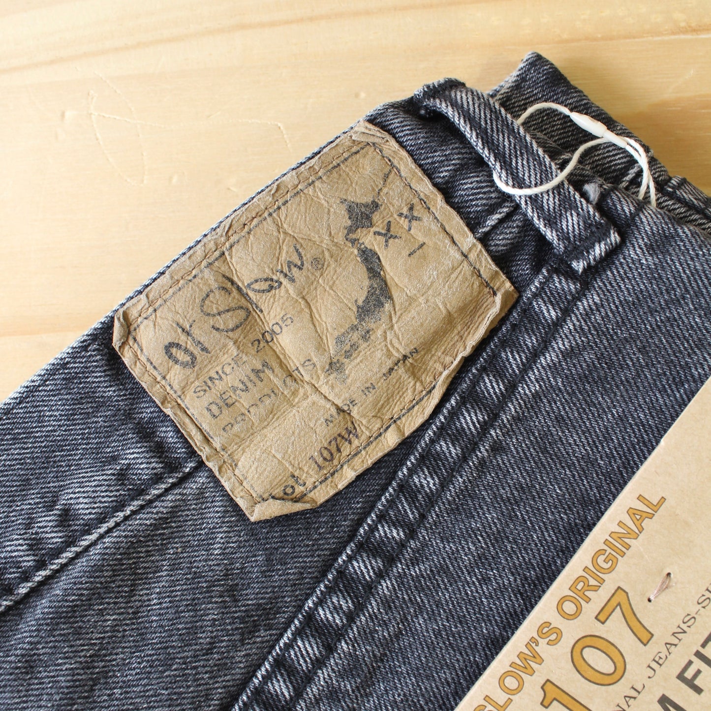 Or Slow - 107 IVY FIT BLACK (DENIM
STONE WASH)
