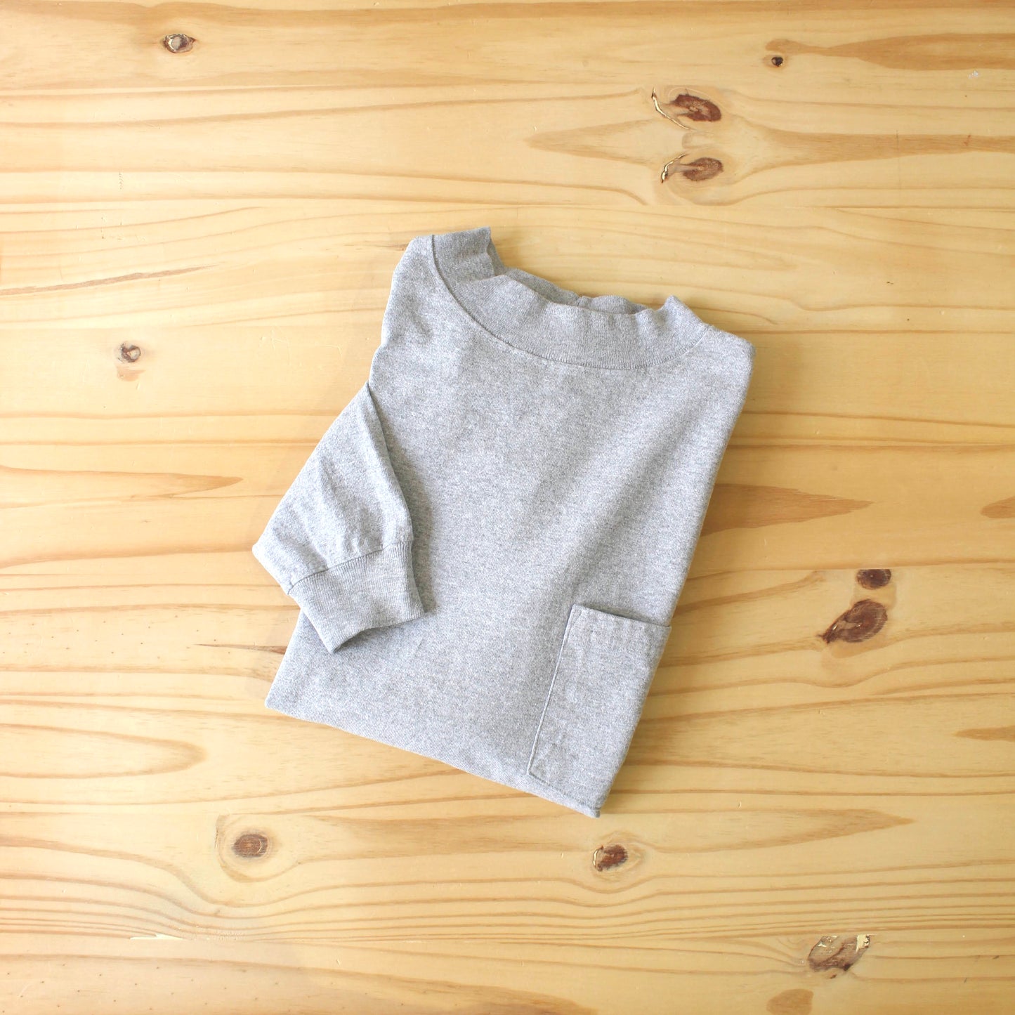 GOODWEAR (日版)
- MOCK NECK L/S POCKET TEE