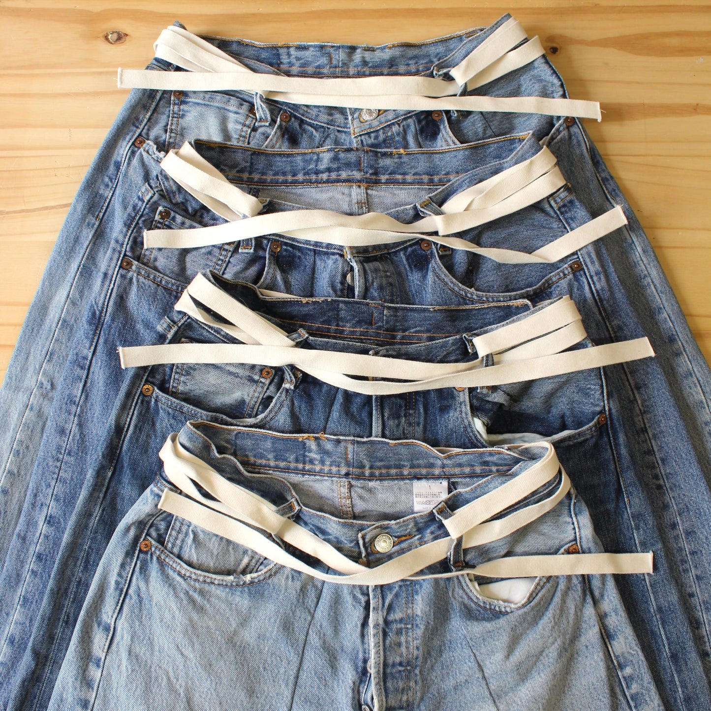 DAWN - VINTAGE REMAKE
MERCHANDISE DENIM PANTS