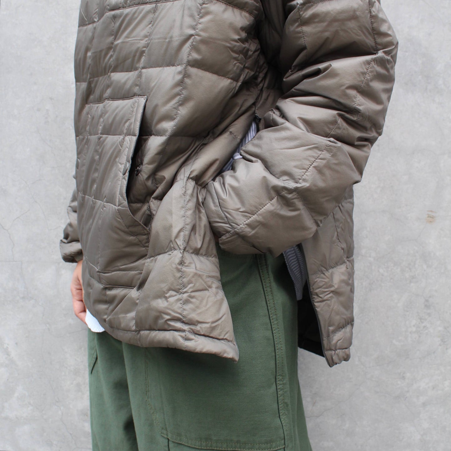 GRAMICCI × TAION
 INNER DOWN PULLOVER JACKET