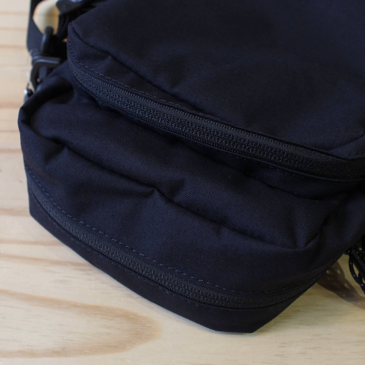 GRAMICCI -
MINI SHOULDER BAG