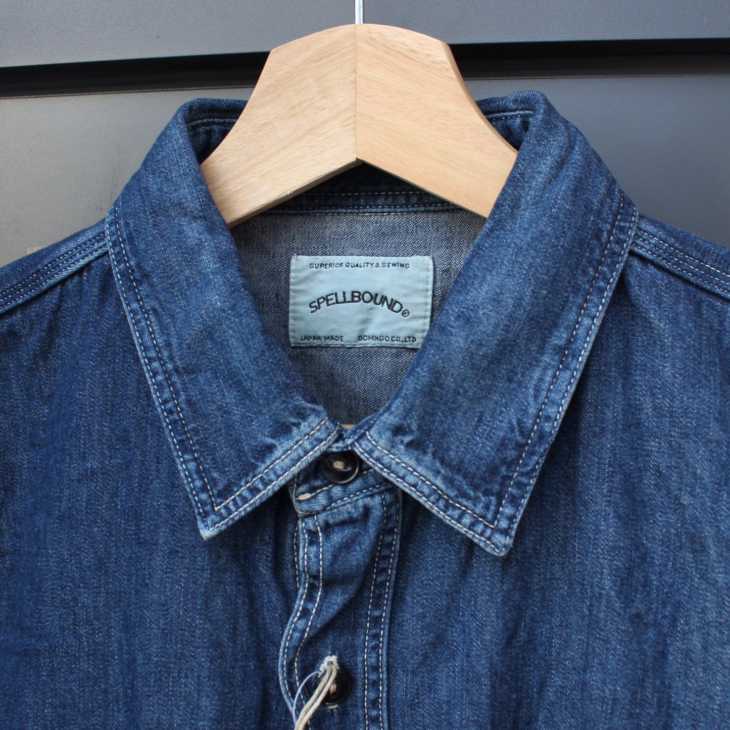 SPELLBOUND -
STANDARD 6OZ DENIM WORK SHIRT (USED WASH)
