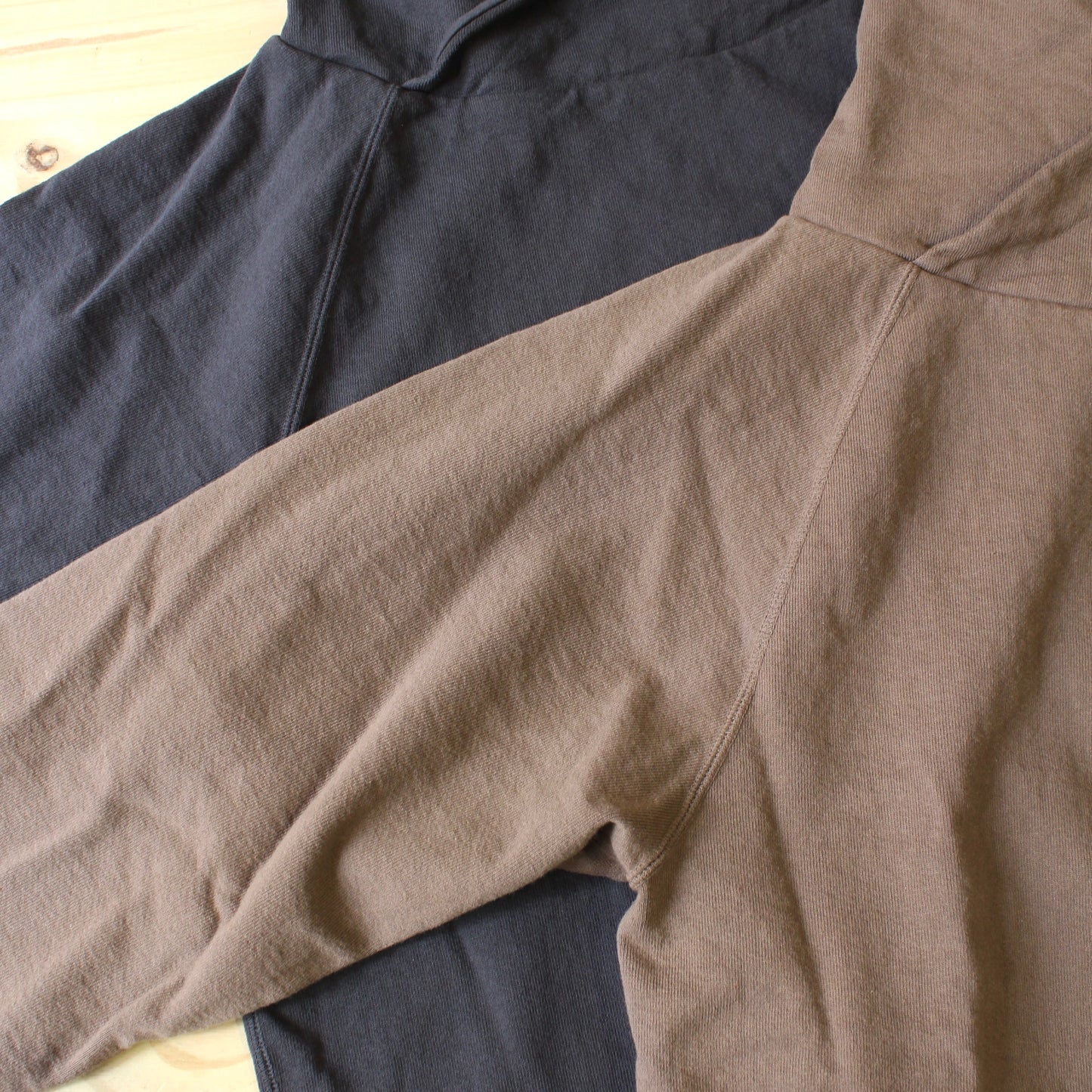 WALLA WALLA SPORT -
13OZ CROSS NECK HOODIE