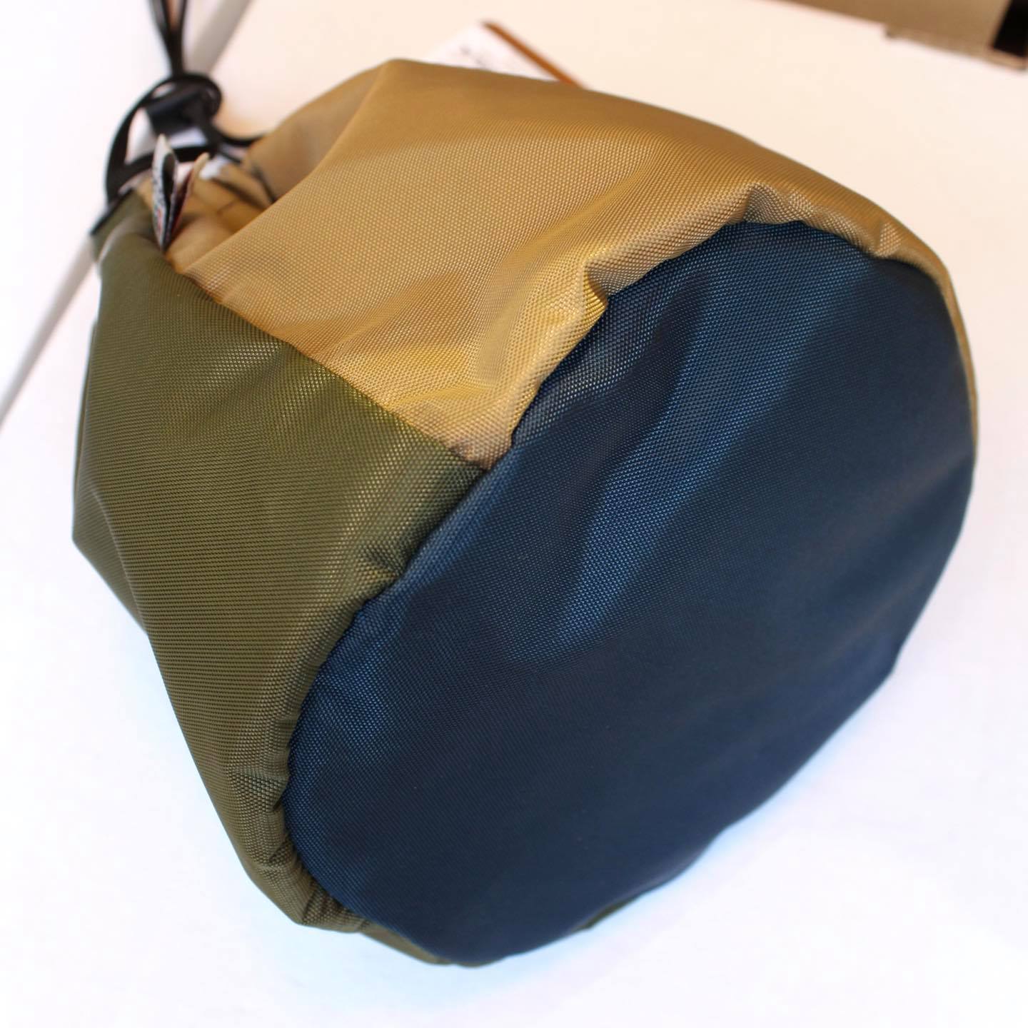 BATTLE LAKE - CINCH BAG (clothed)