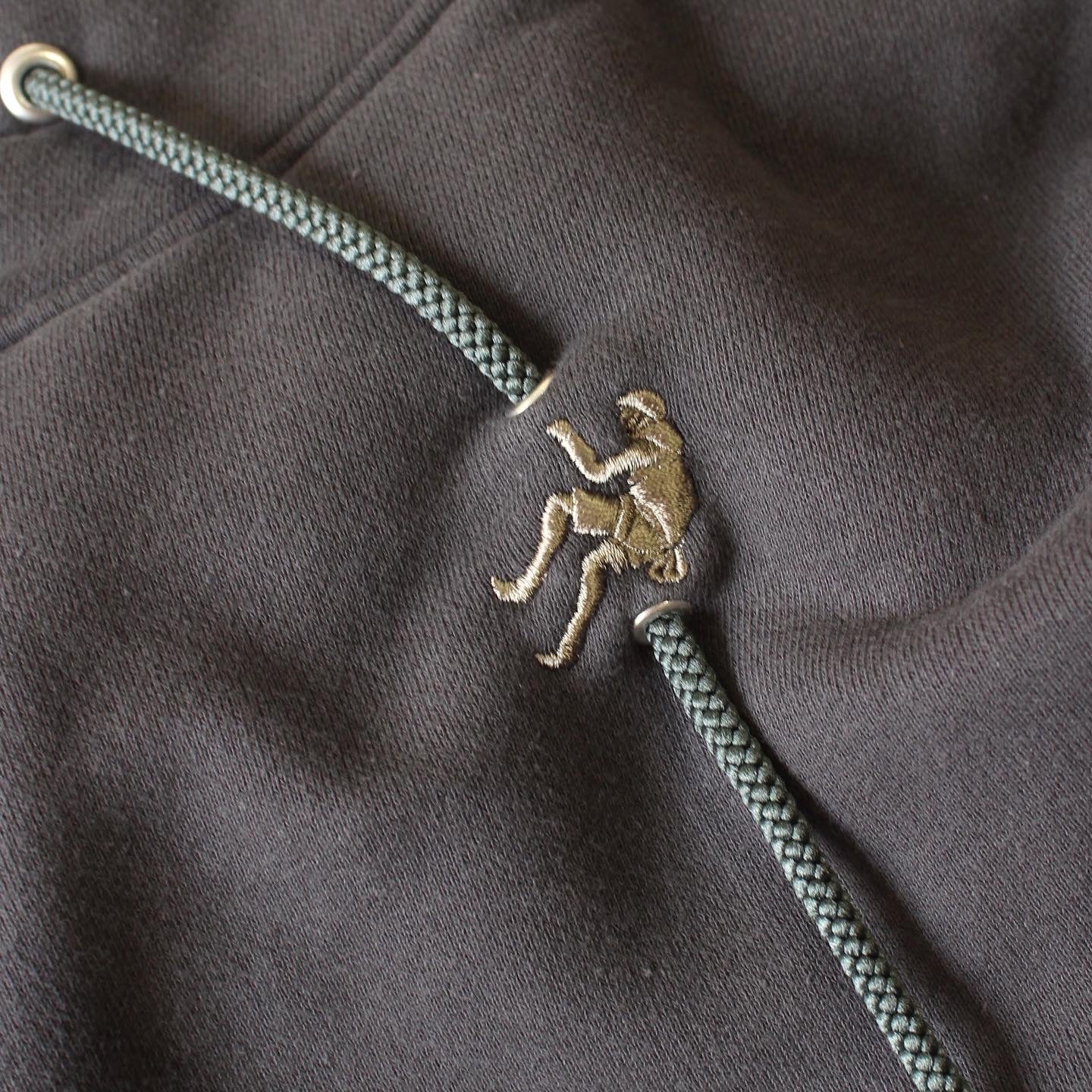 CAMP SERVICE - CLIMBER EMB HOODIE