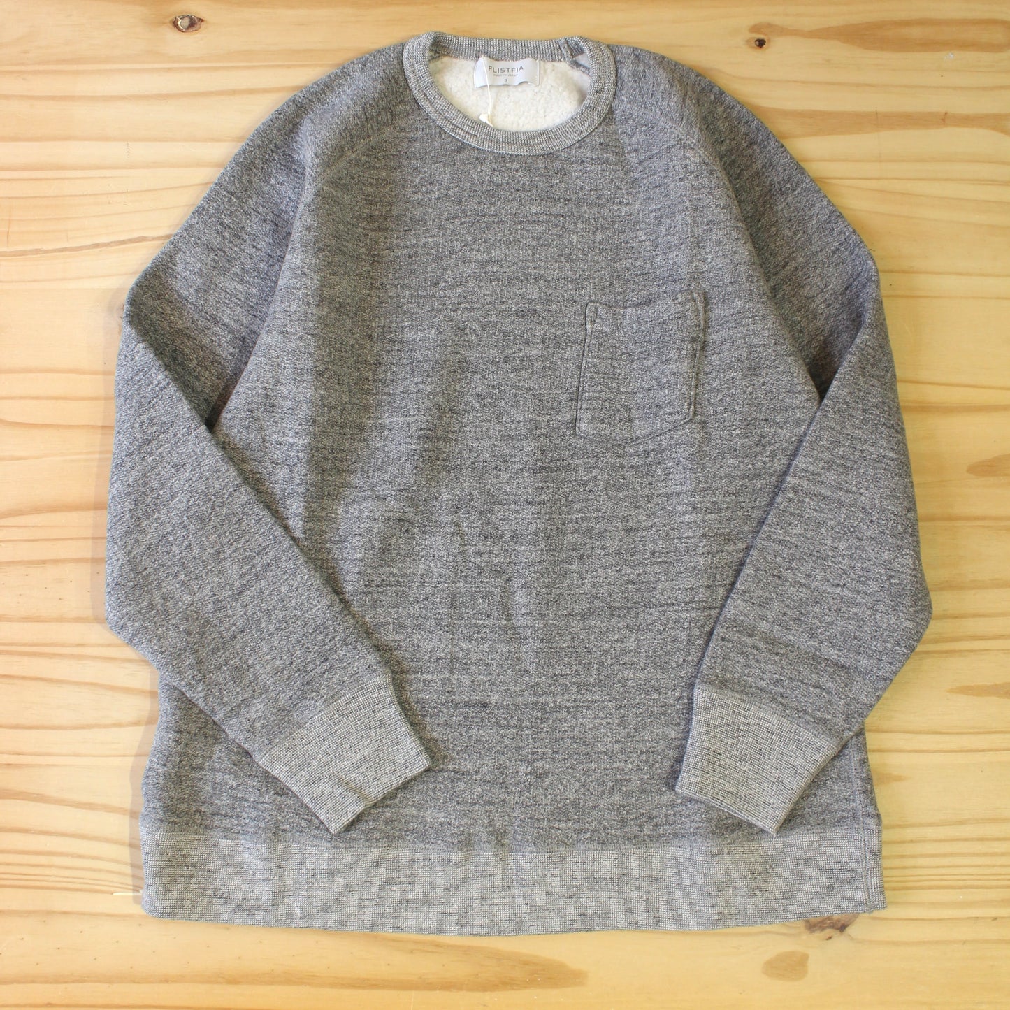 FLISTFIA -
 CREW NECK POCKET SWEAT