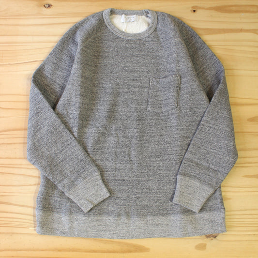 FLISTFIA -
 CREW NECK POCKET SWEAT