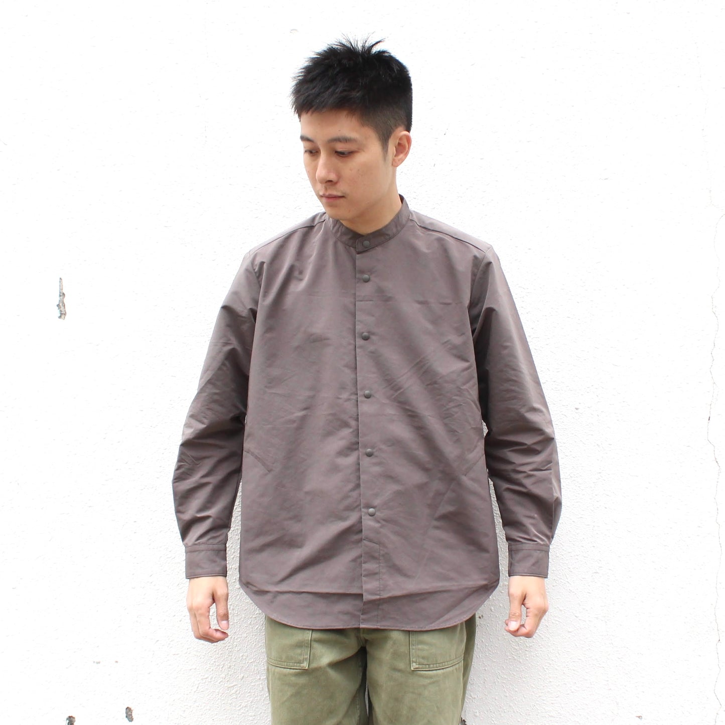 MANUAL ALPHABET -
 NEBEL TAFFTA BAND COLLAR SHIRT