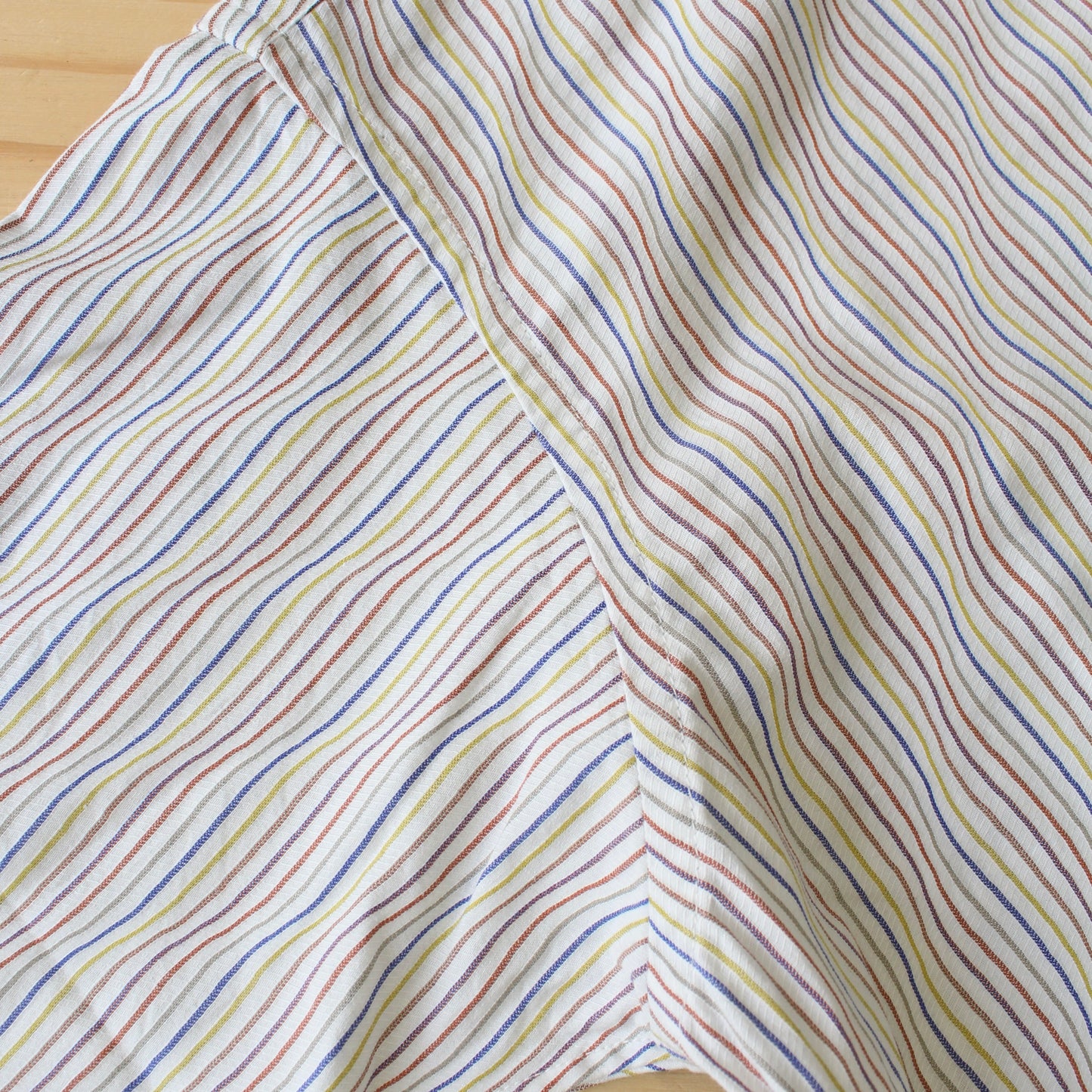 HATSKI - 
YOROKE STRIPE B.D SHIRT