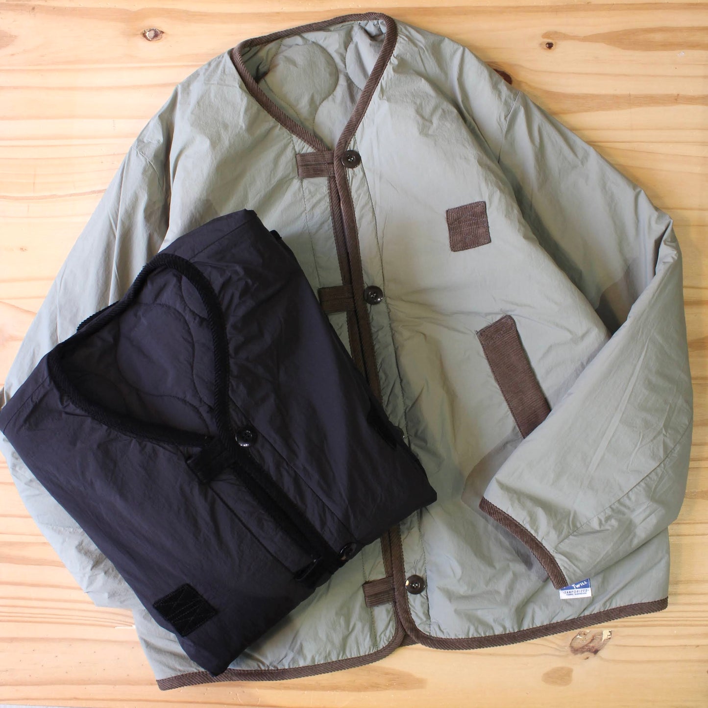 ARMY TWILL -
QUILTING REVERSIBLE JACKET