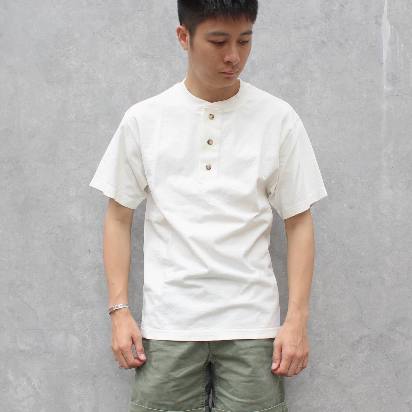 Ahehee - Henley Tee