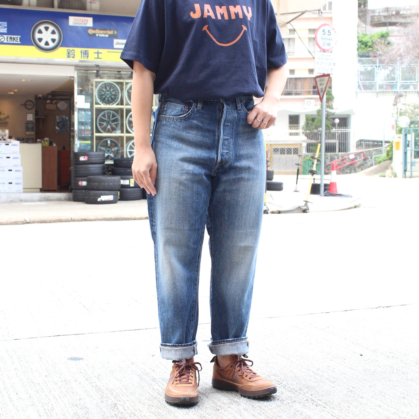 ORDINARY FITS -
 117 TYPE LOOSE FIT
 (USED WASH)