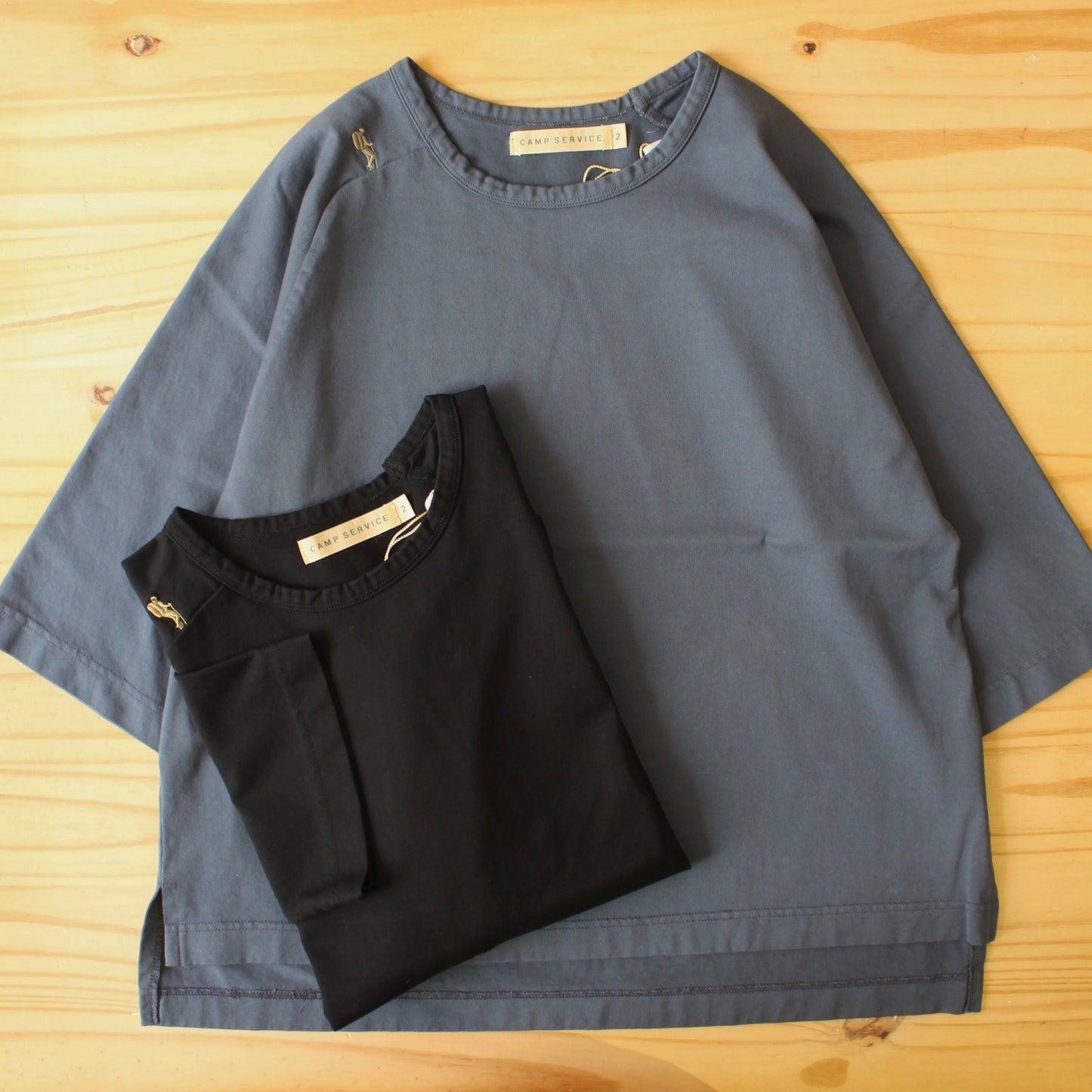 CAMP SERVICE -
 TREKKER EMB PULLOVER