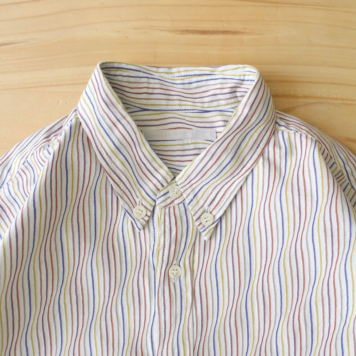 HATSKI - 
YOROKE STRIPE B.D SHIRT