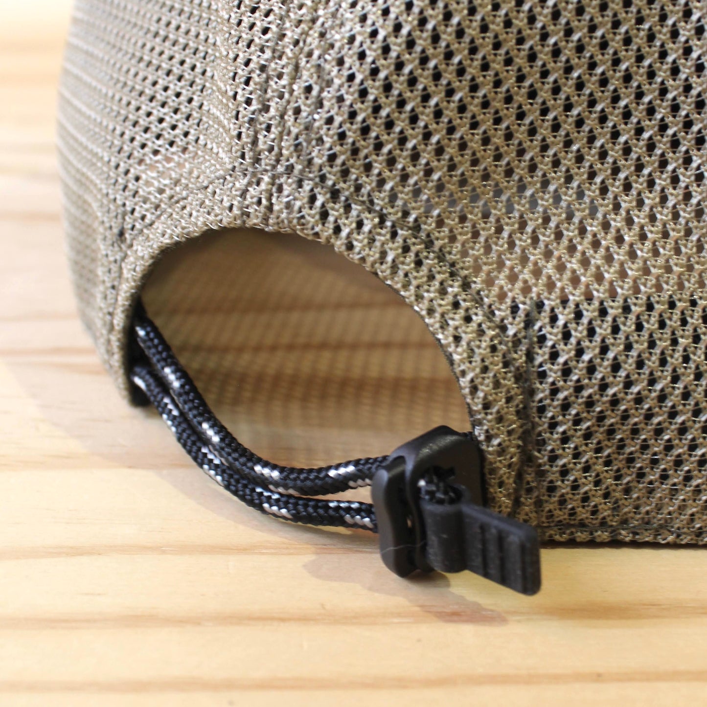 HIGHER - 
RIP STOP 7PANEL MESH CAP