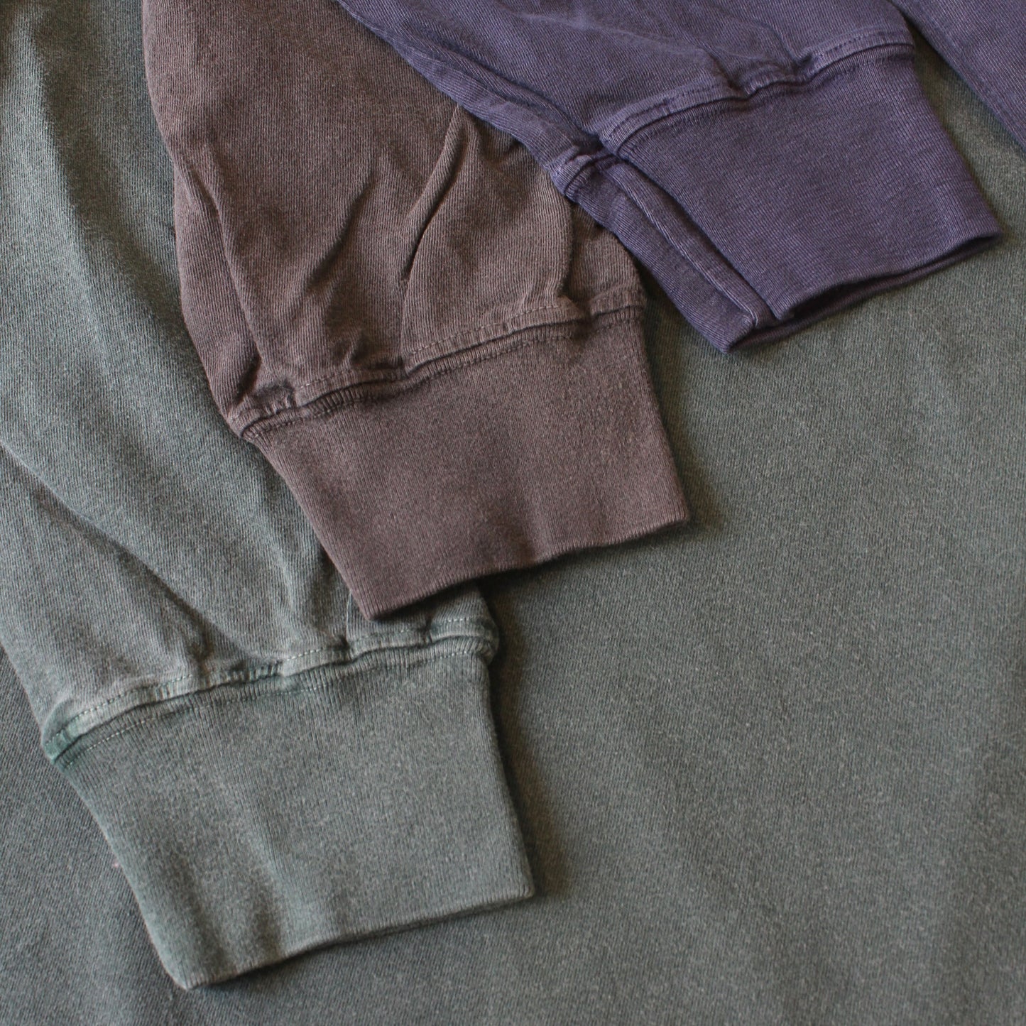 REDWOOD CLASSICS -
MOUNTAIN L/S CREW NECK TEE
(GARMENT DYE)