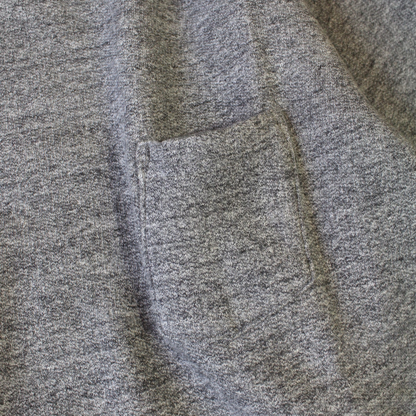 FLISTFIA -
 CREW NECK POCKET SWEAT