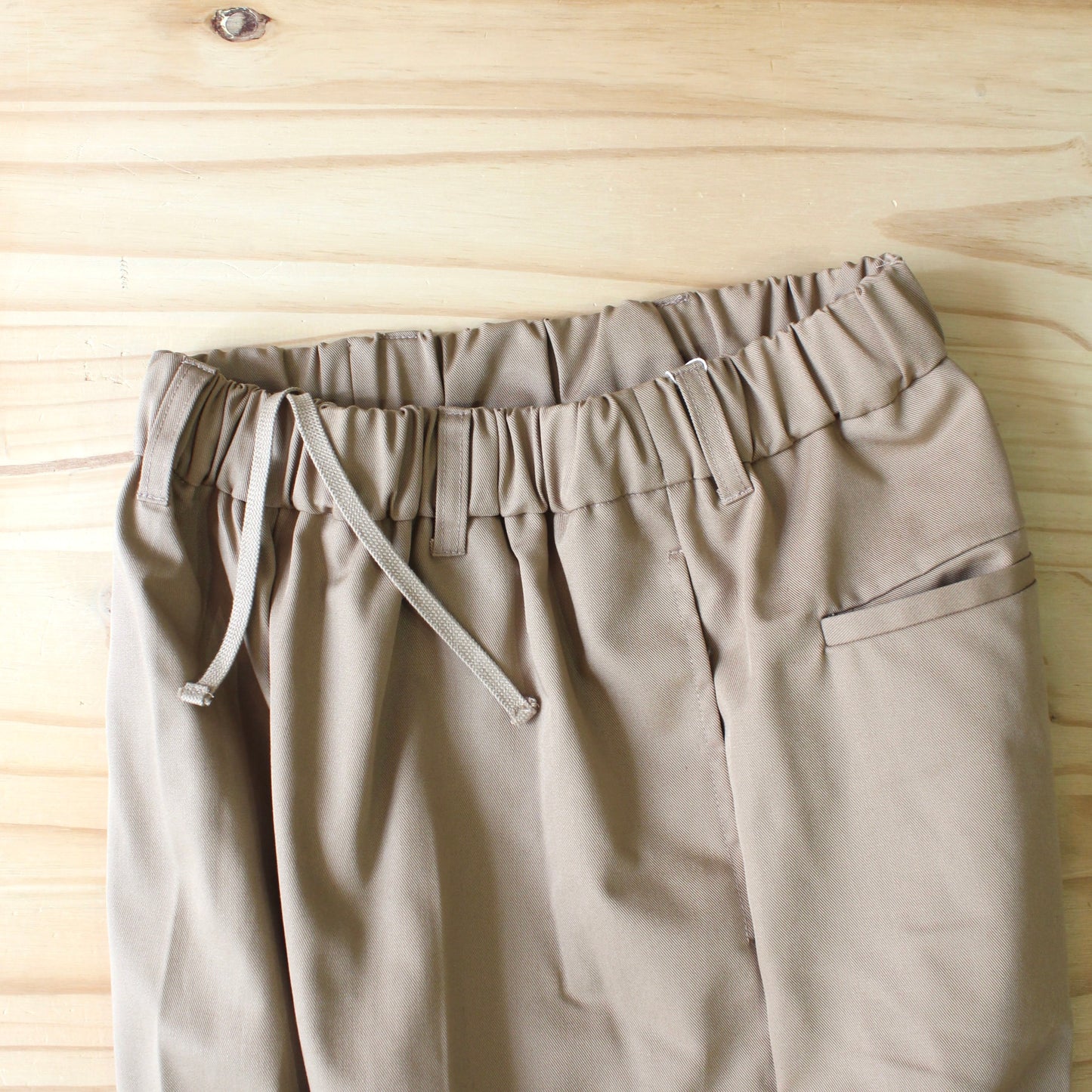 FLISTFIA - 
BELTED CHINO PANTS
