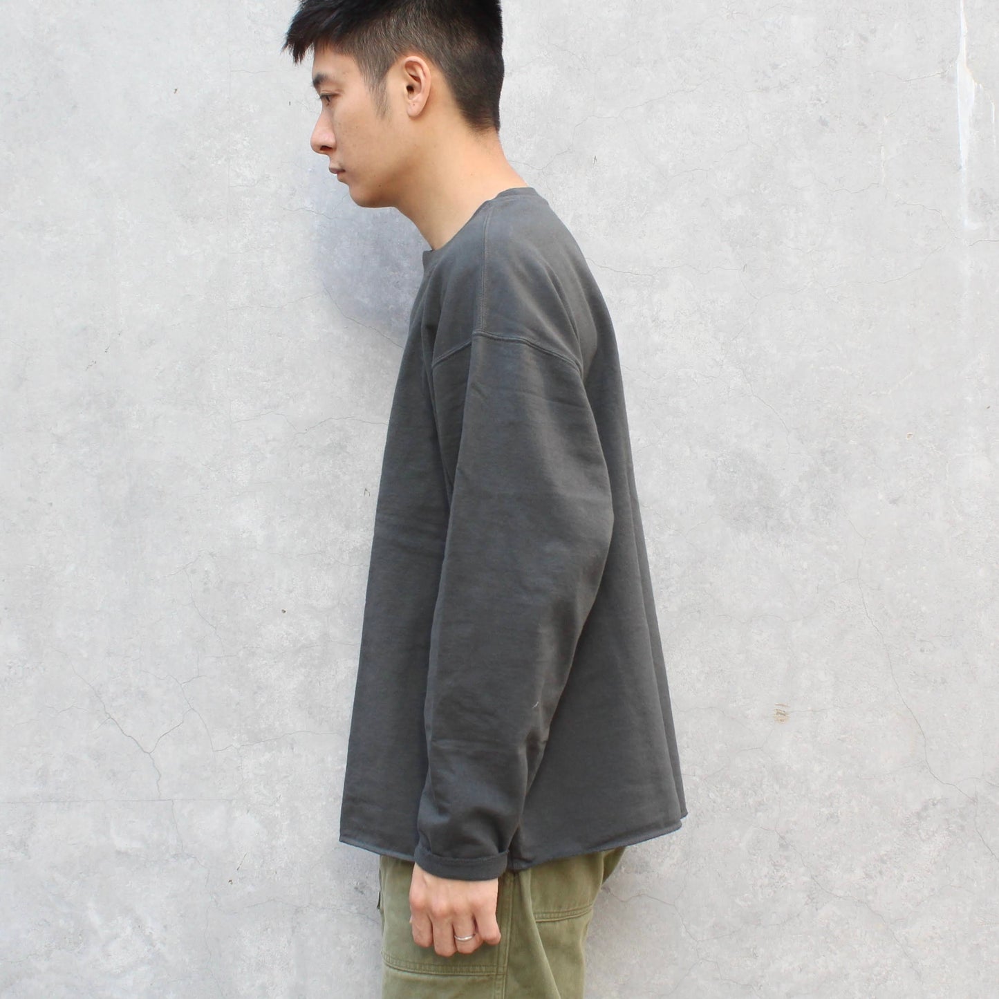 RIDING HIGH TOKYO -
 LIGHTWEIGHT CREW LONG SWEAT