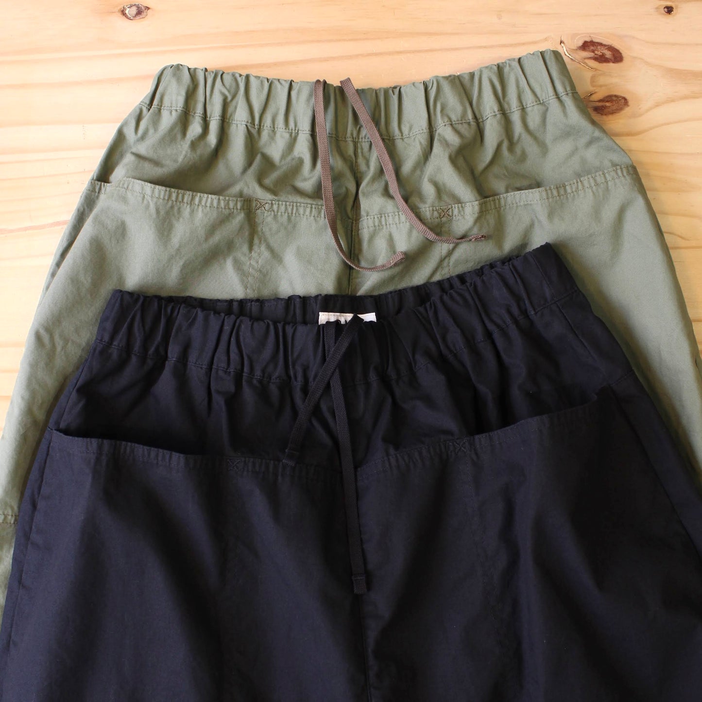 D.M.G -
BELT VOLUME PANTS