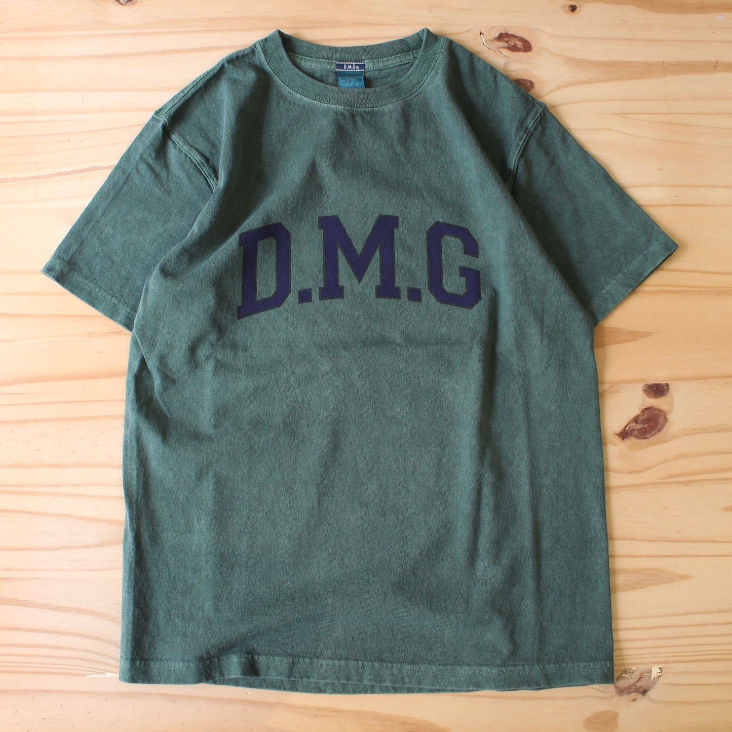 D.M.G - SIGNATURE PIGMENT DYE PRINT TEE