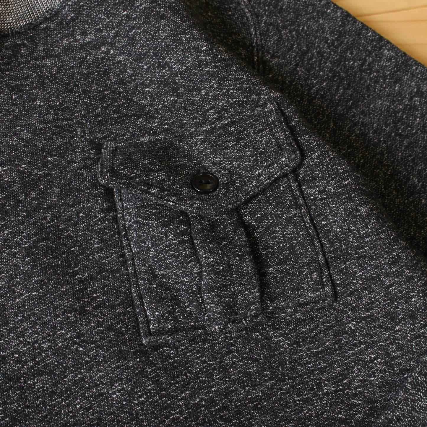 Kepani -
 Laie Pocket Mock Sweat