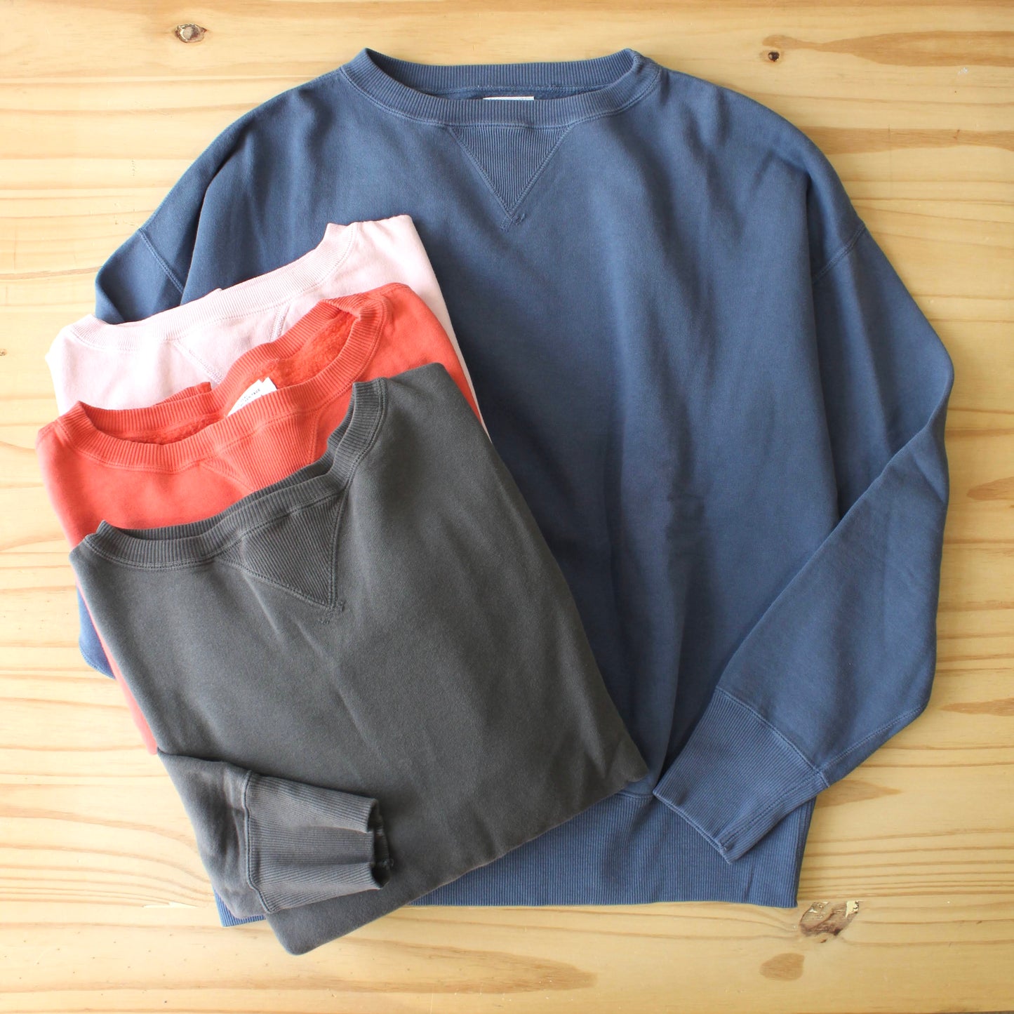 RIDING HIGH - DUSTY COLOR CREW SWEAT