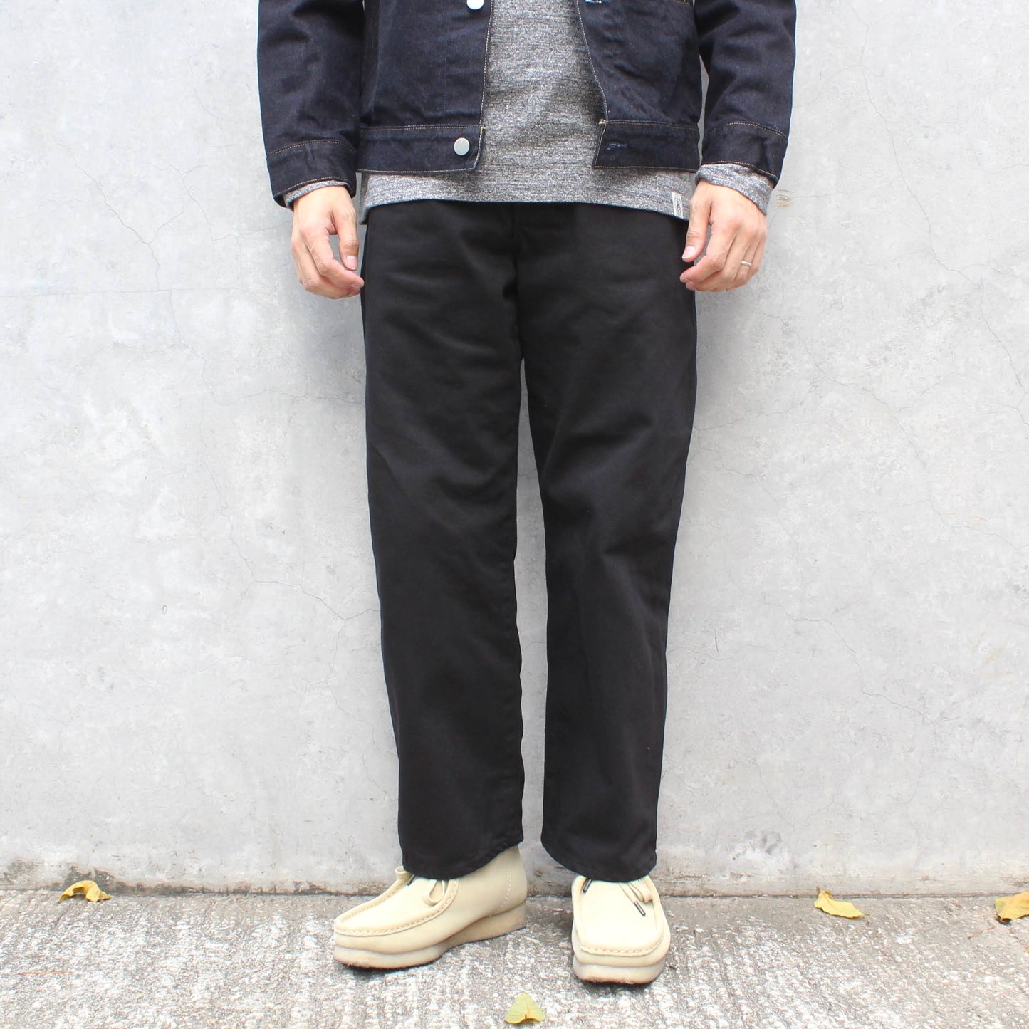 HATSKI - 13.5OZ BUCKLE BLACK DENIM