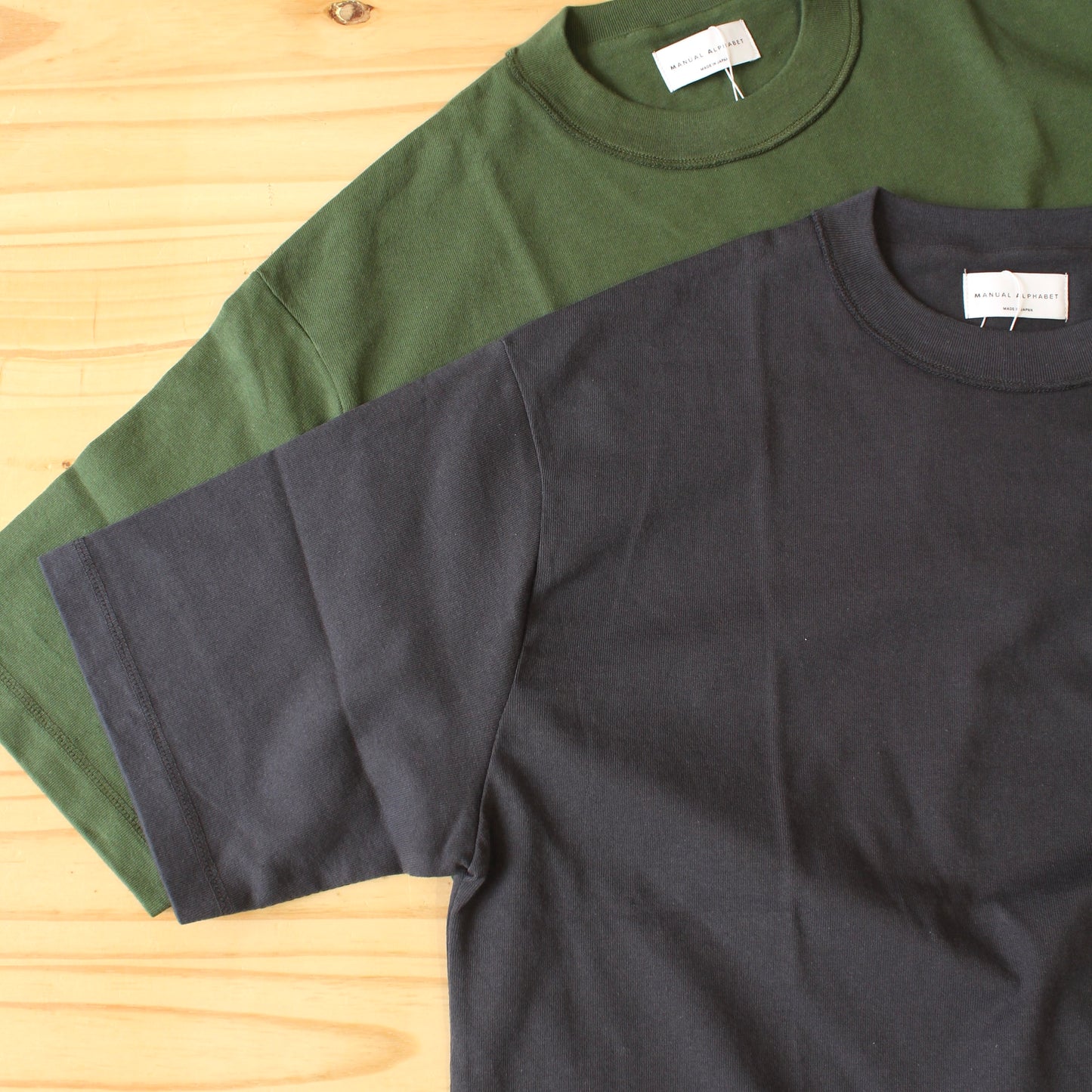 MANUAL ALPHABET - 
SPINDLE S/S TEE