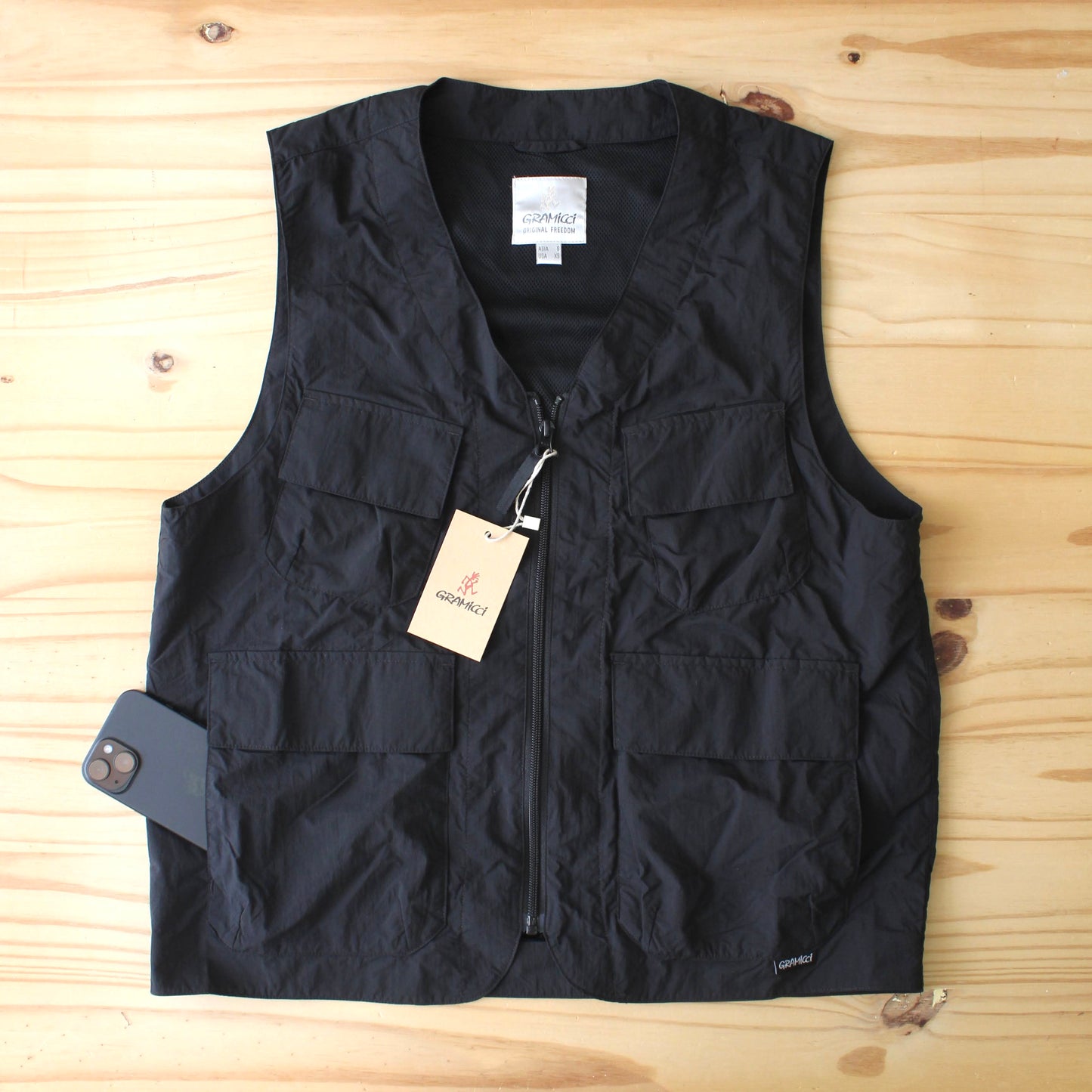 GRAMICCI - 
BRUSHED NYLON VEST