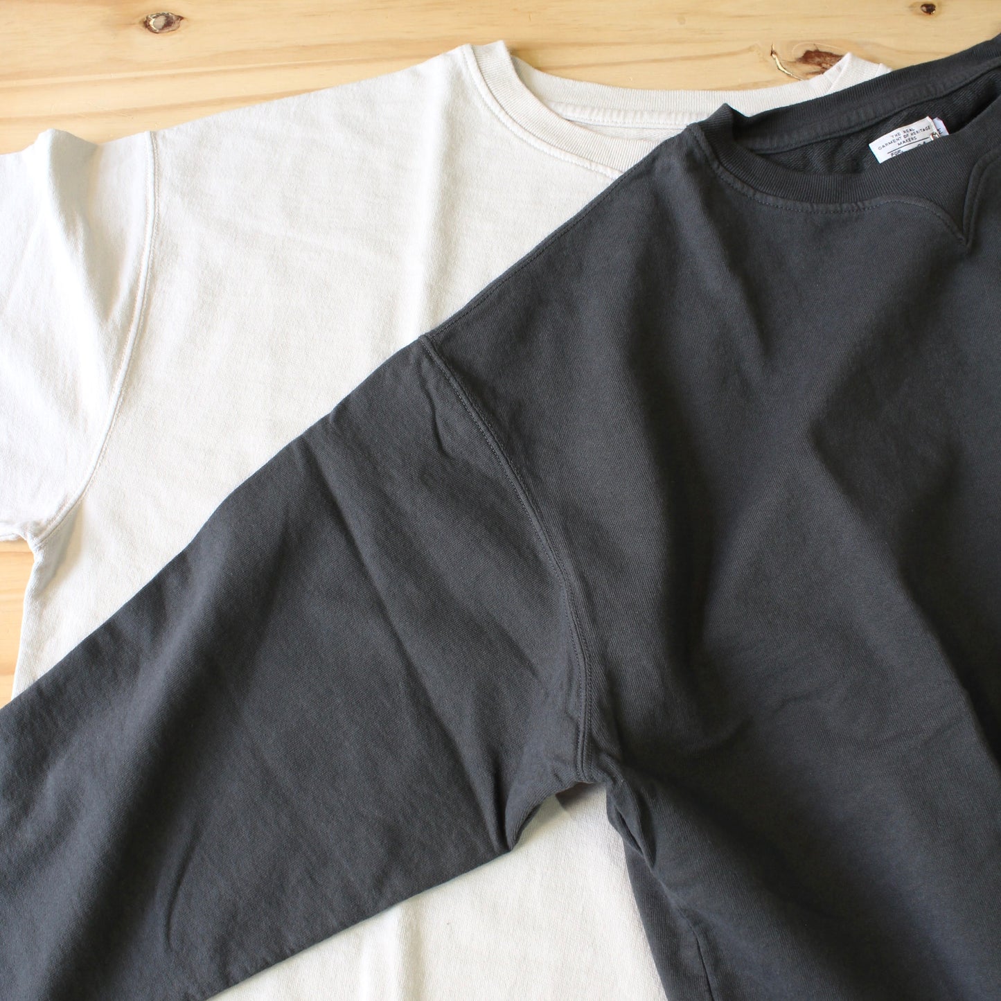RIDING HIGH TOKYO -
 LIGHTWEIGHT CREW LONG SWEAT