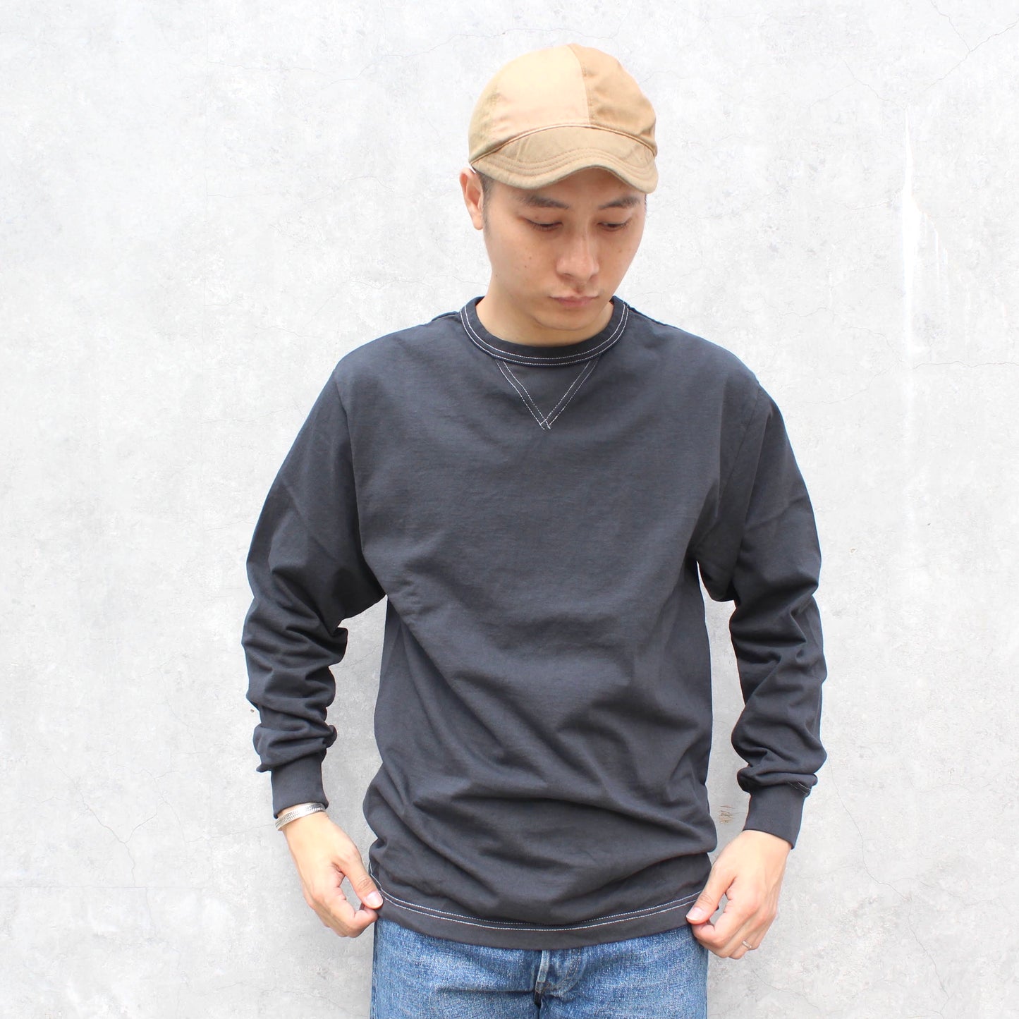 AheHee - STANDARD ITEM HEAVYWEIGHT L/S DOUBLE V TEE